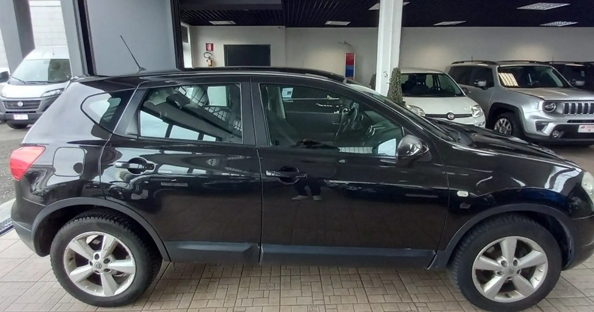 Nissan Qashqai 2.0 dCi DPF 4WD Acenta Nero - 2