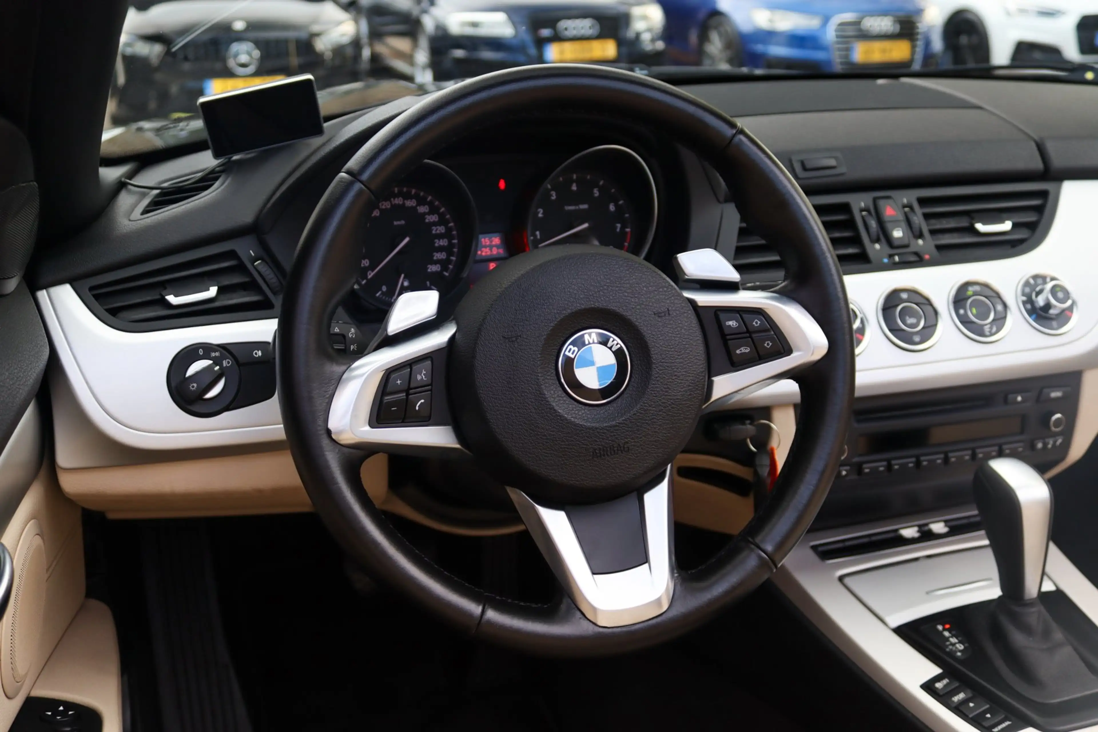 BMW Z4 Roadster SDrive23i 6 CILINDER XENON LEDER CLIMA — photo 17
