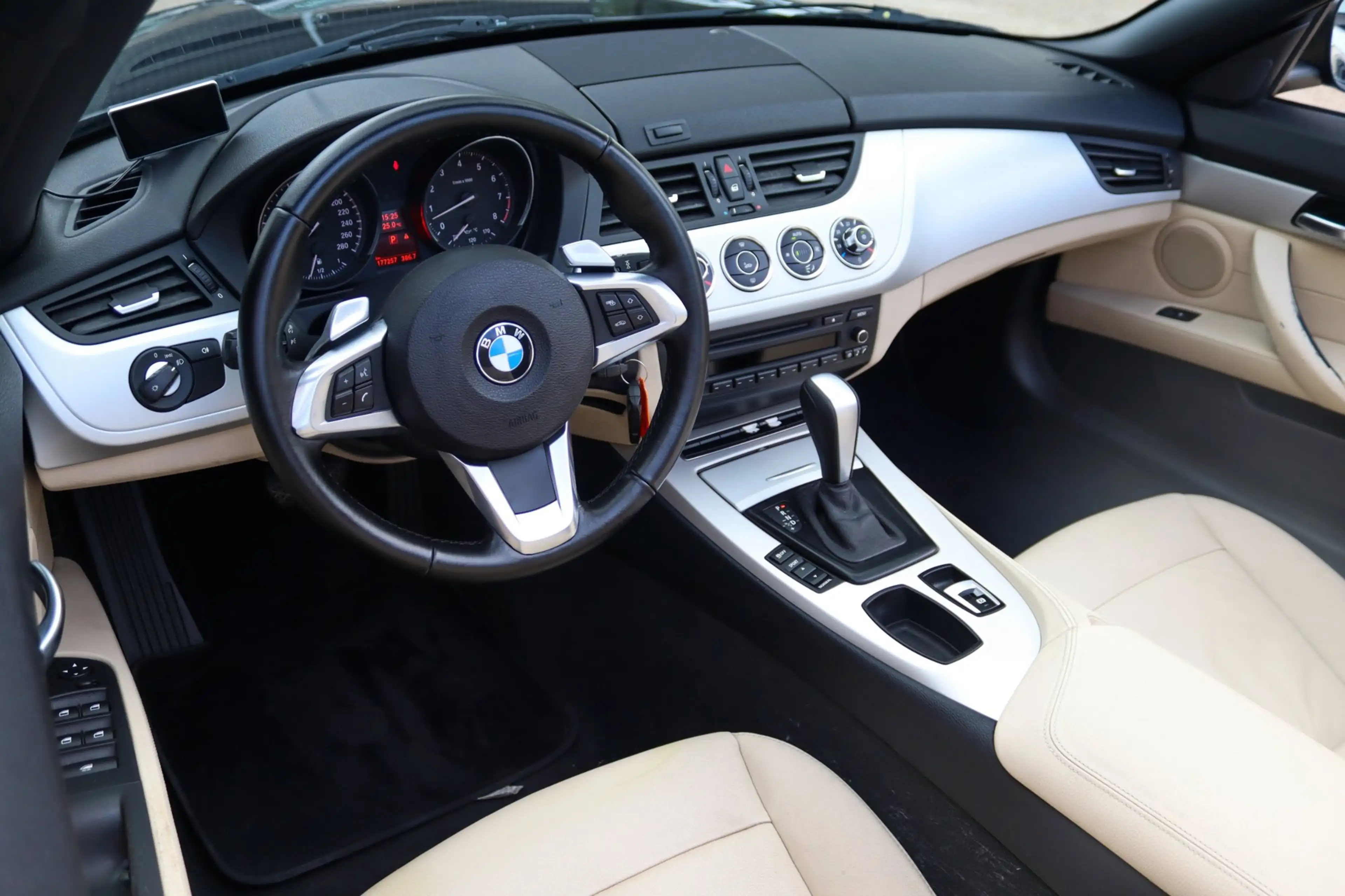 BMW Z4 Roadster SDrive23i 6 CILINDER XENON LEDER CLIMA — photo 14