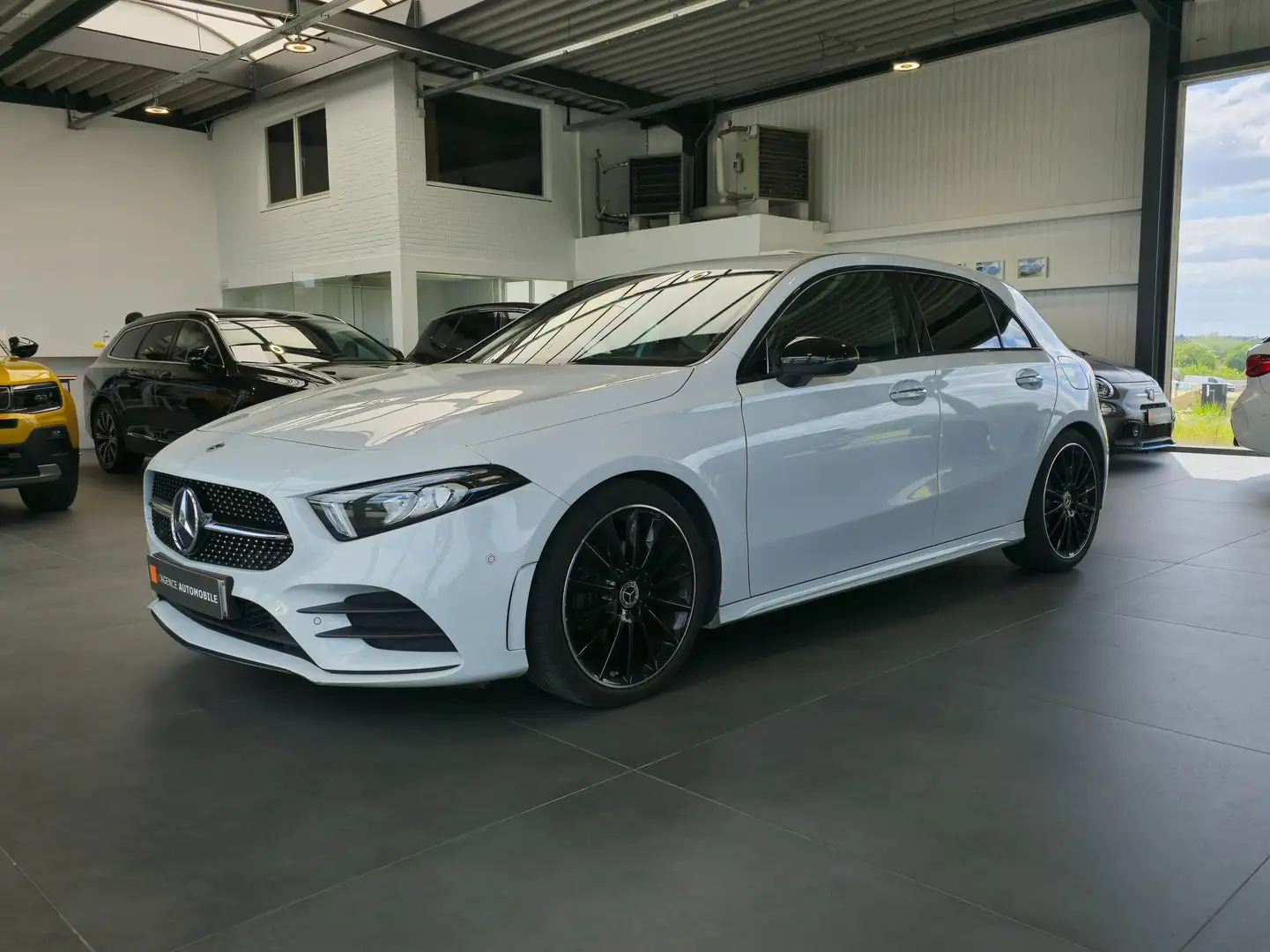 Mercedes-Benz A 200 4-Matic AMG Line - Garantie 12 à 48M Blanc - 2