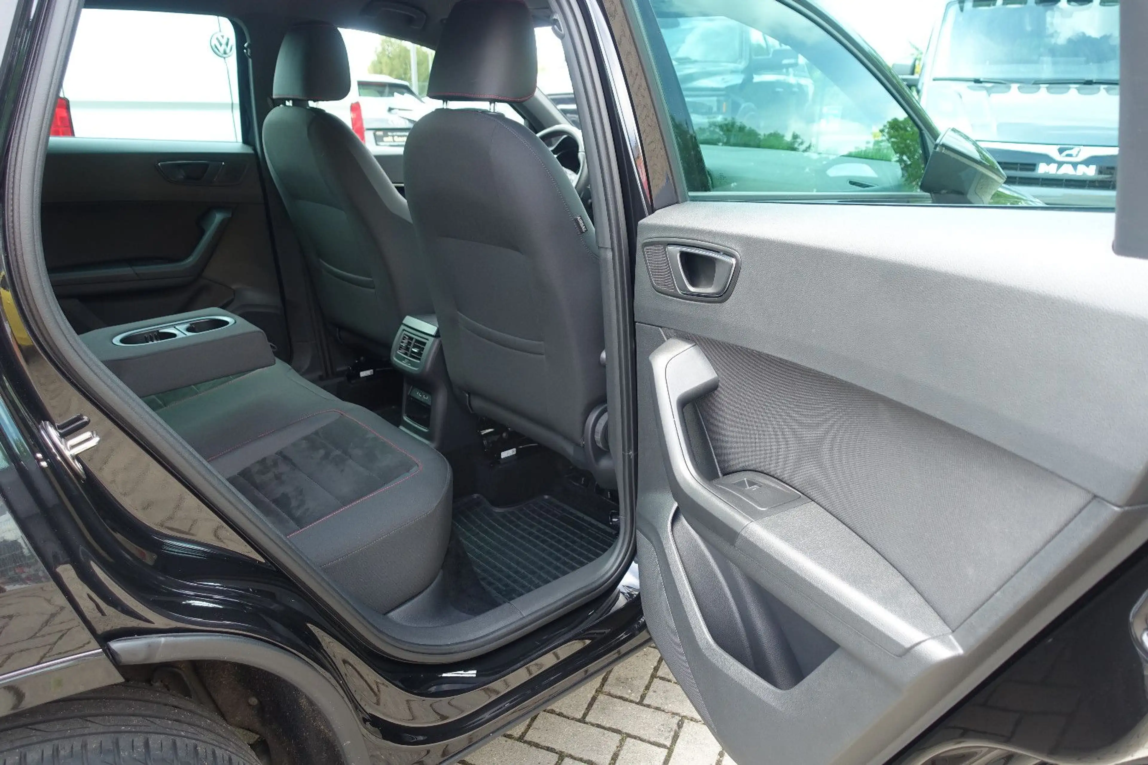 SEAT Ateca FR*LED*Assist-Paket*Leder*Navi*Rückf*1.Hd* — photo 23