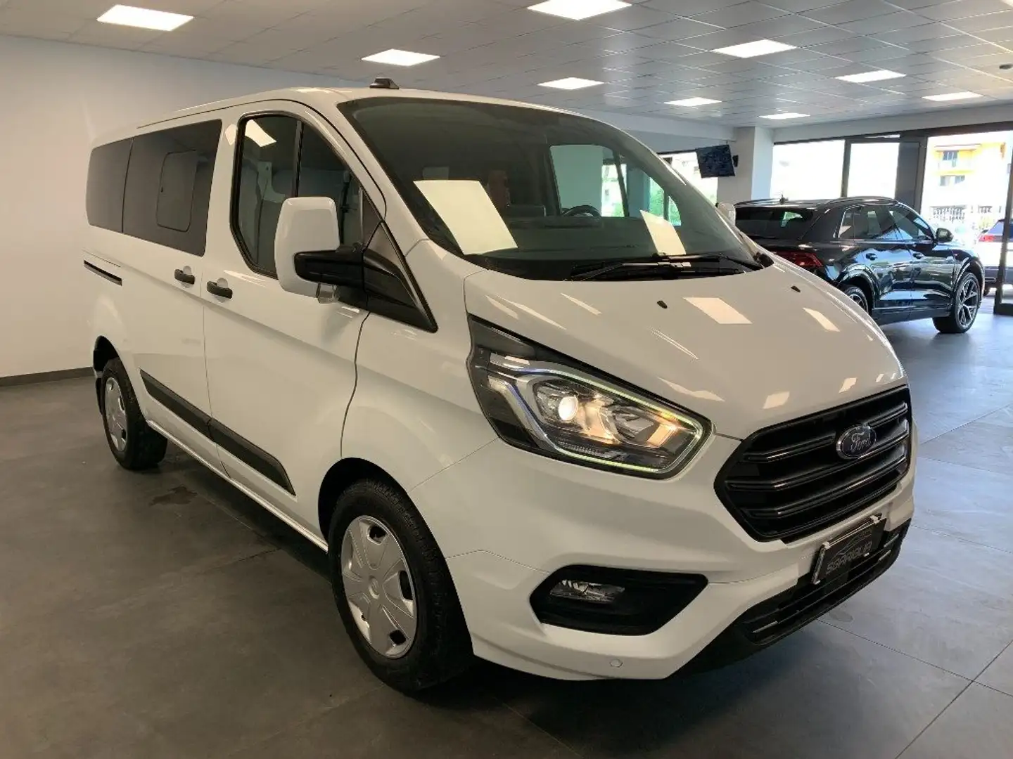 Ford Transit Custom 9 Posti 2.0 TDCi Combi Wit - 1