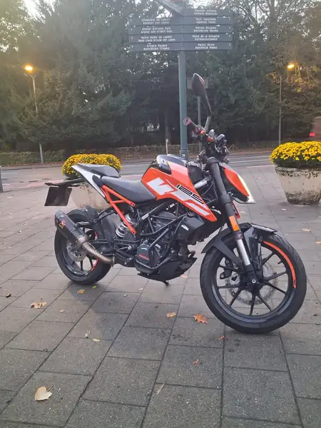 KTM 125 Duke - foto 3