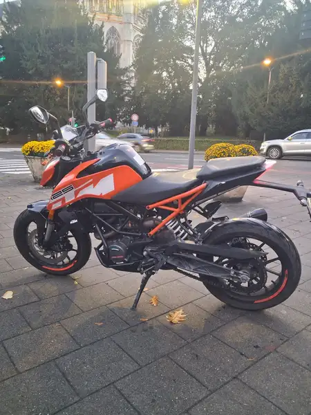 KTM 125 Duke - foto 4