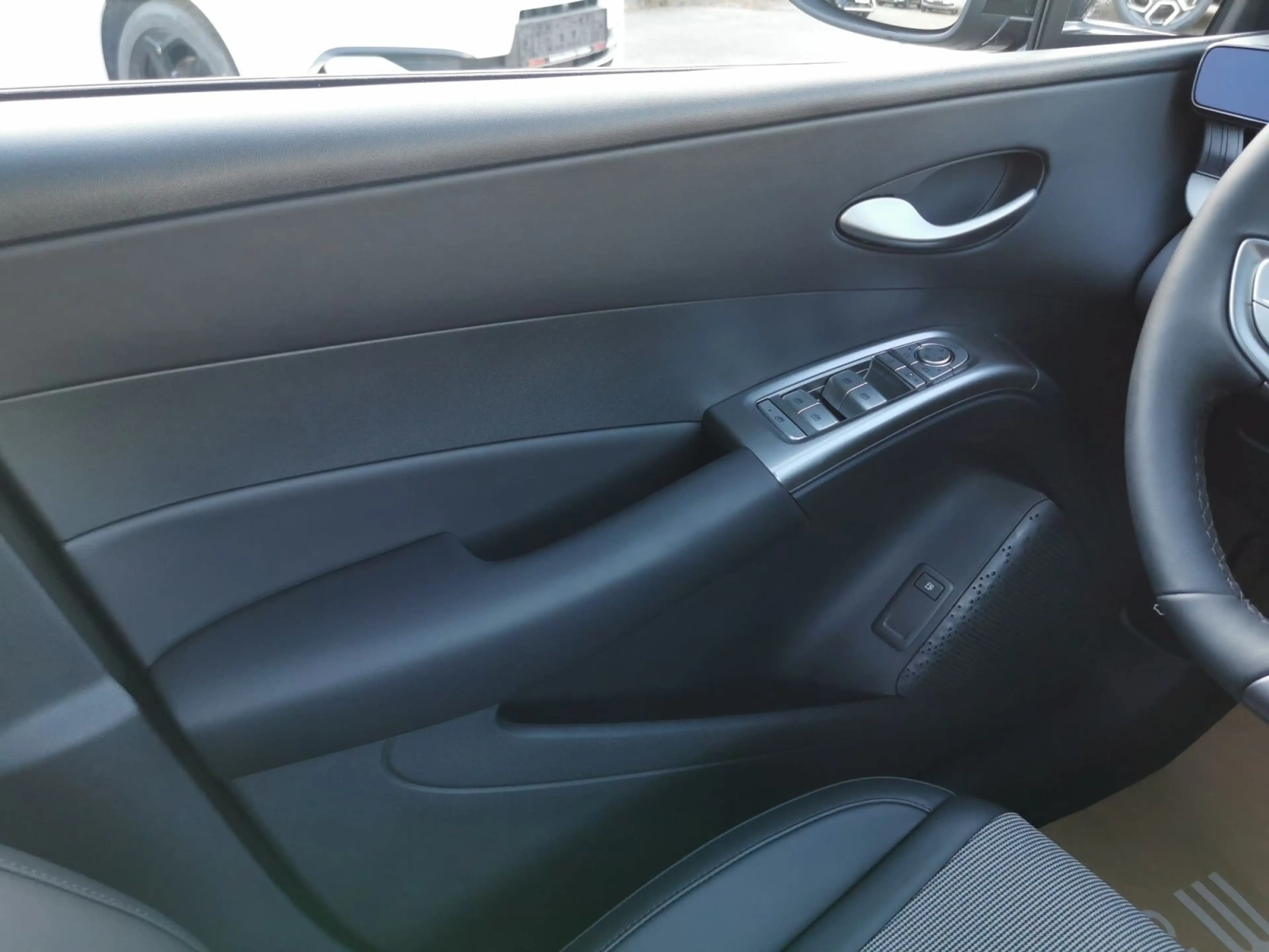 BYD Dolphin Dolphin G DM-i Comfort 156 kW +HUD+18"+PANO — photo 14