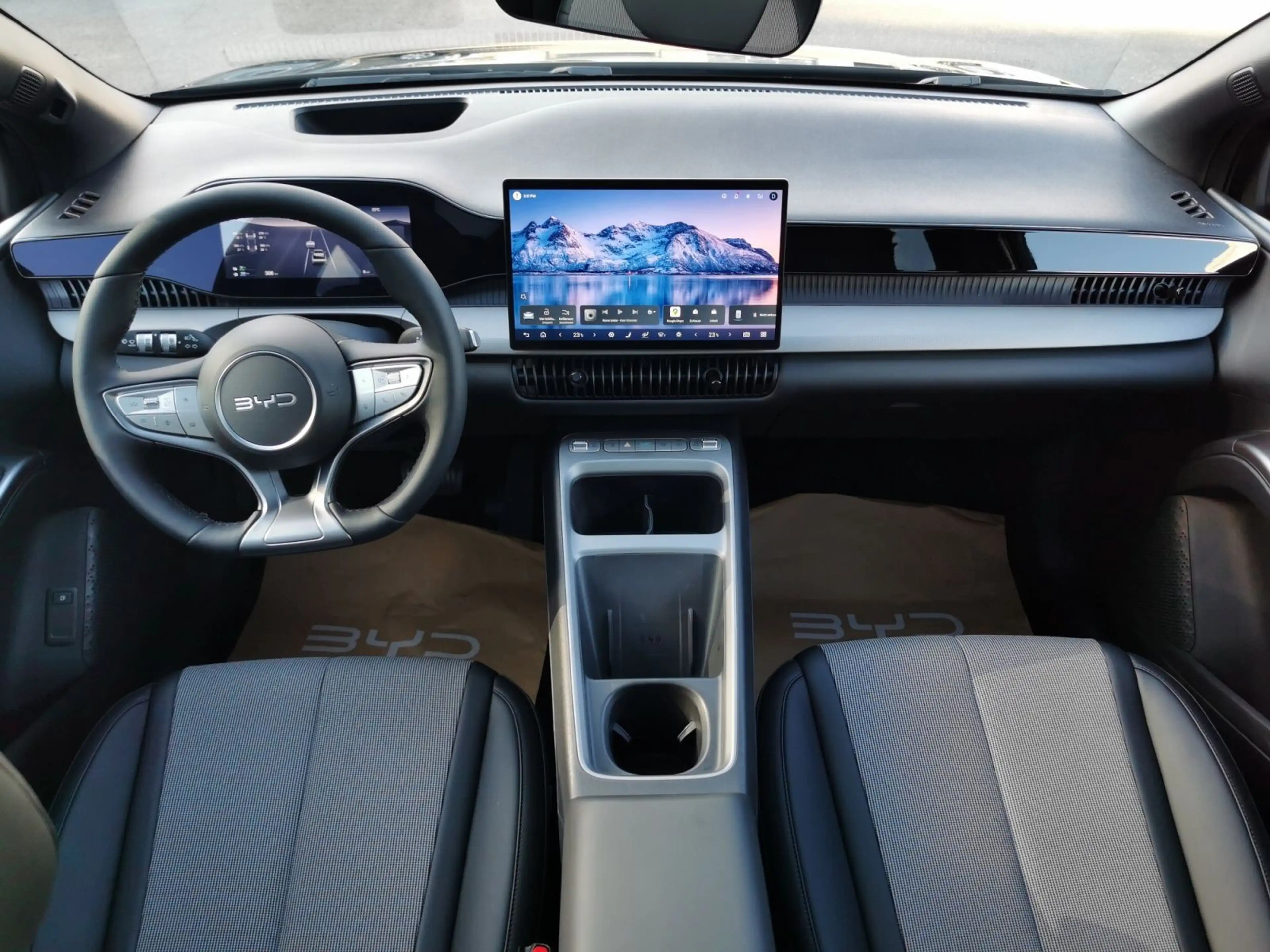 BYD Dolphin Dolphin G DM-i Comfort 156 kW +HUD+18"+PANO — photo 10