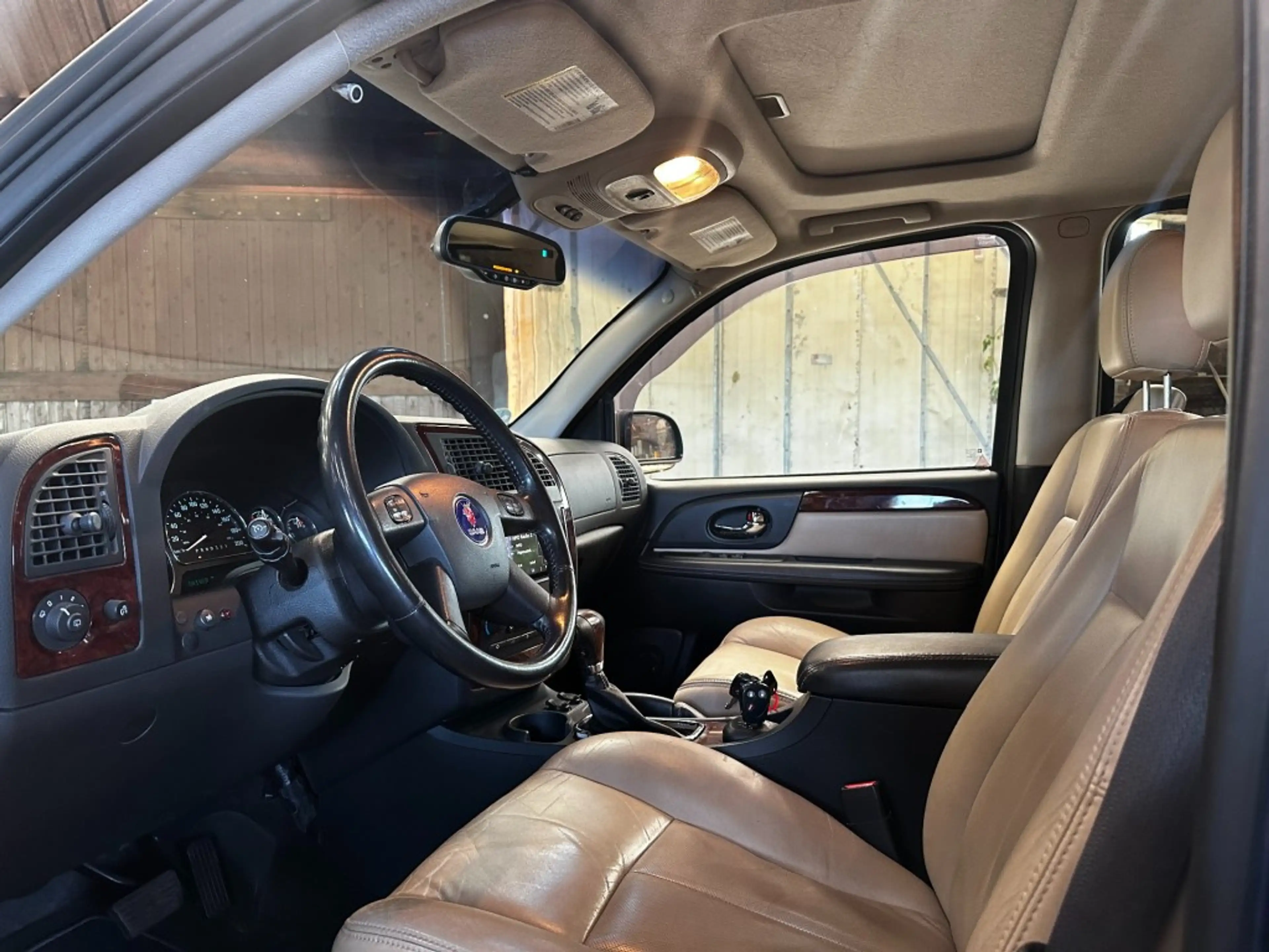 Saab 9-7X 4.2 Apple CarpPay & camera — photo 10