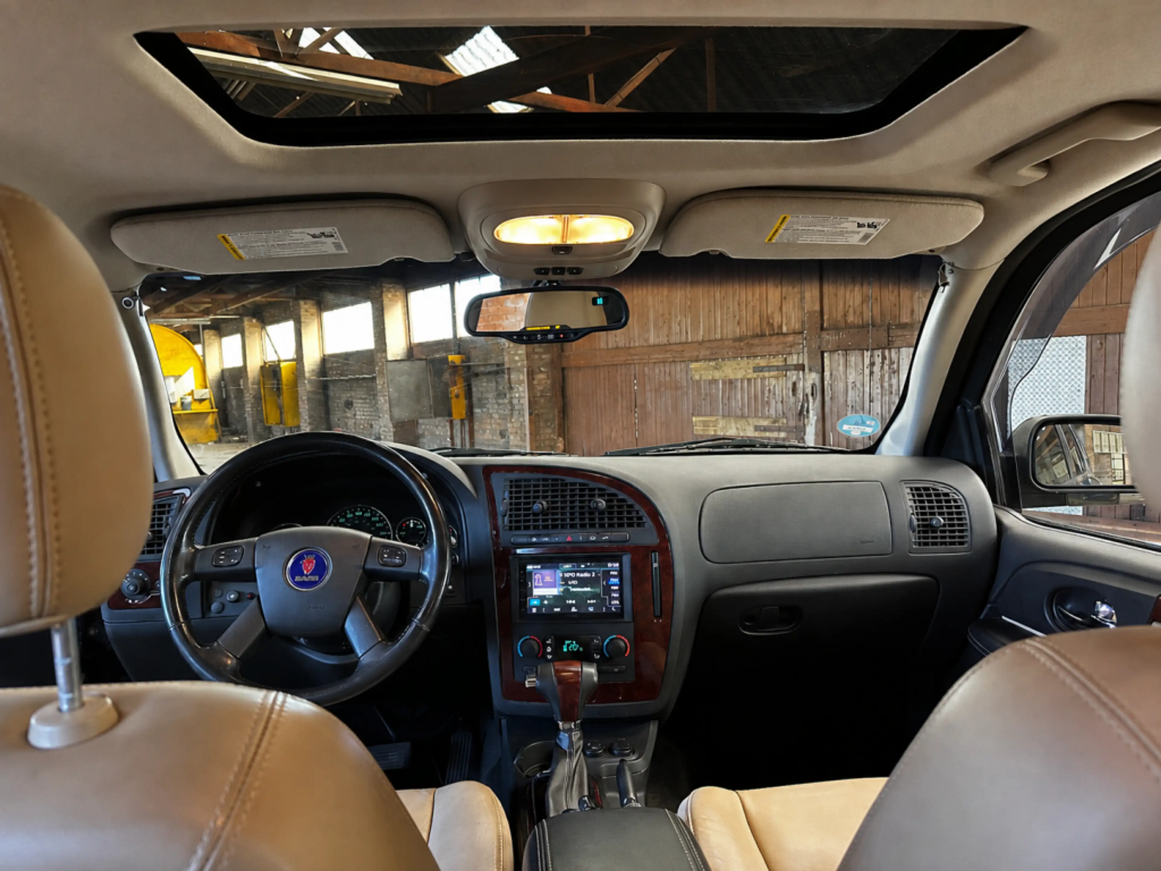 Saab 9-7X 4.2 Apple CarpPay & camera — photo 14