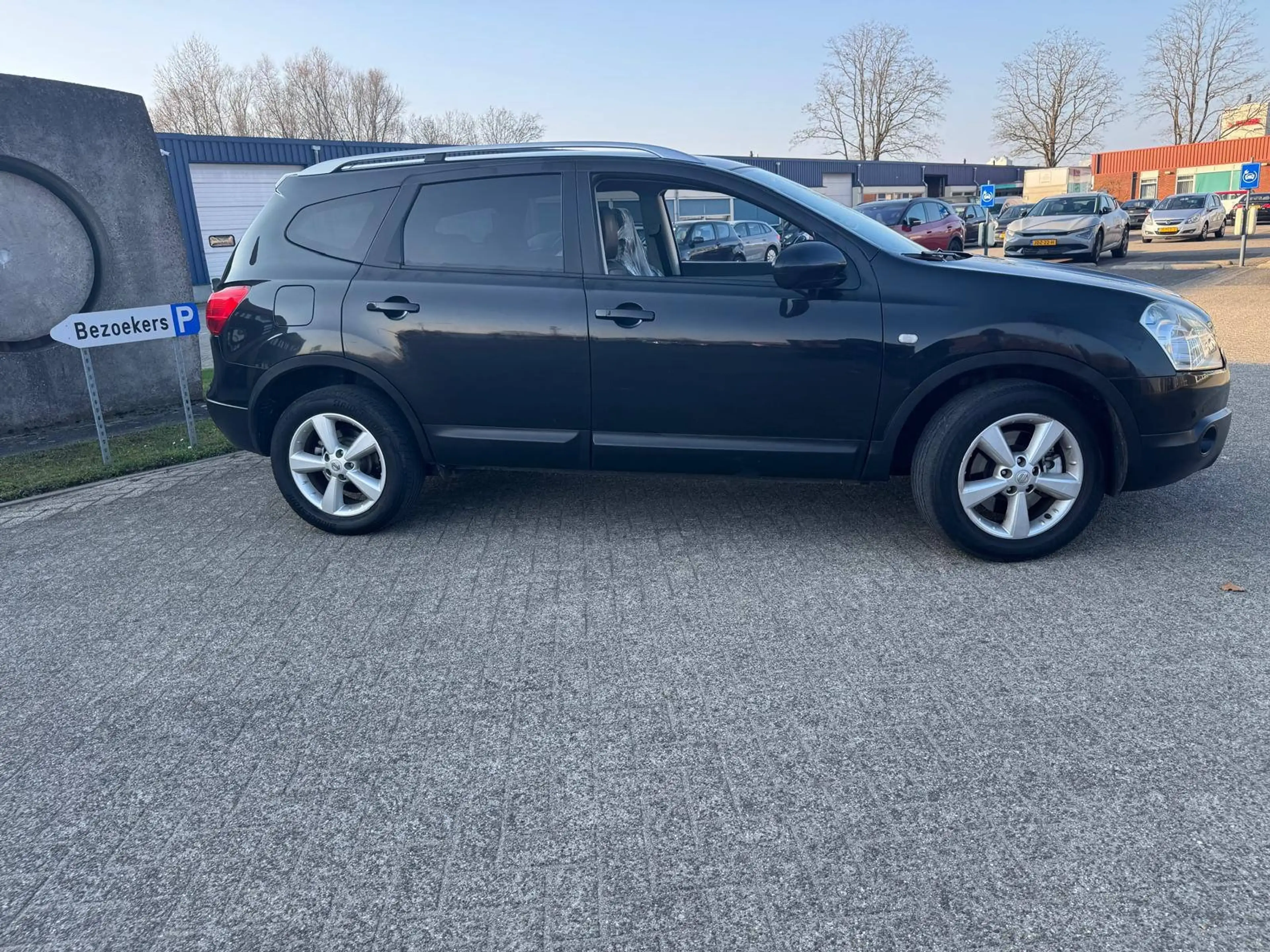 Nissan Qashqai+2 2.0 Tekna 4WD — photo 4