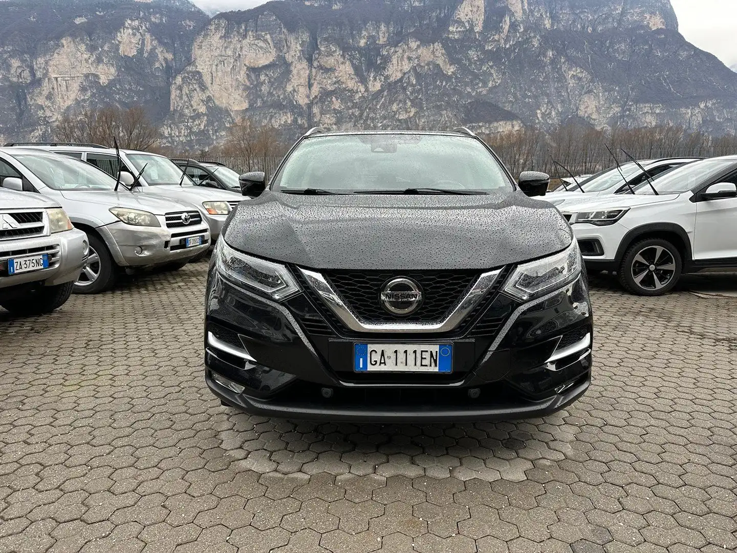 Nissan Qashqai II 2017 1138018 Schwarz - 2