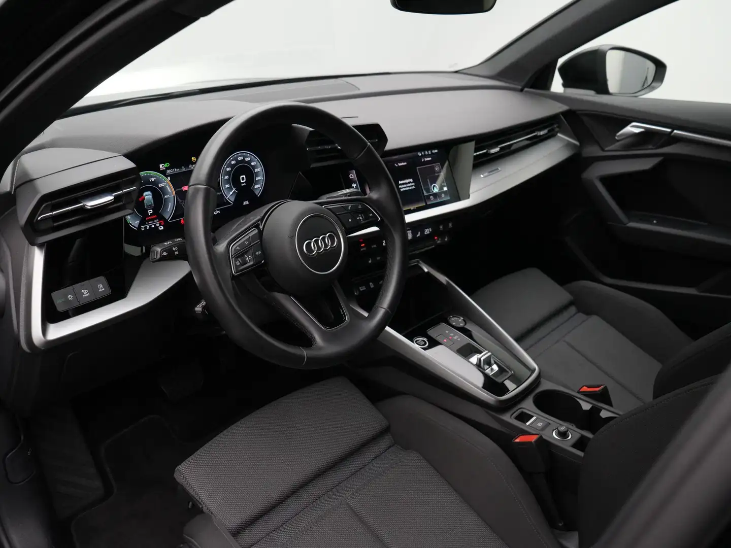 Audi A3 Sportback 40 TFSI e 204 pk S-tronic Advanced editi Zwart - 2