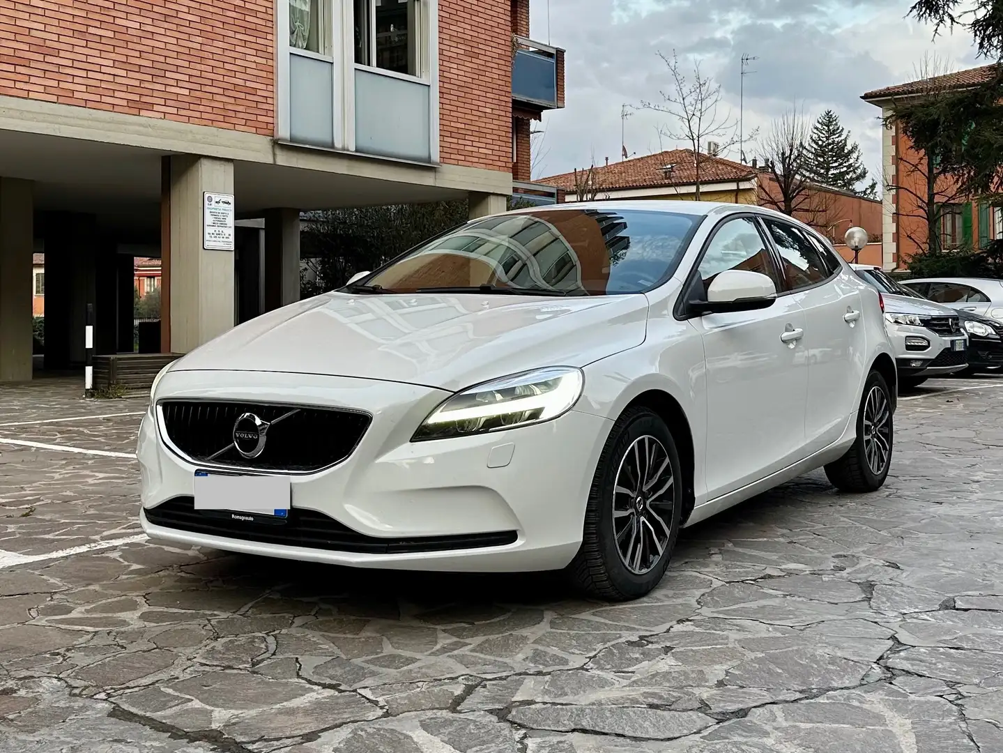 Volvo V40 V40 II 2012 1.5 t2 Business Plus geartronic my19 Bianco - 2