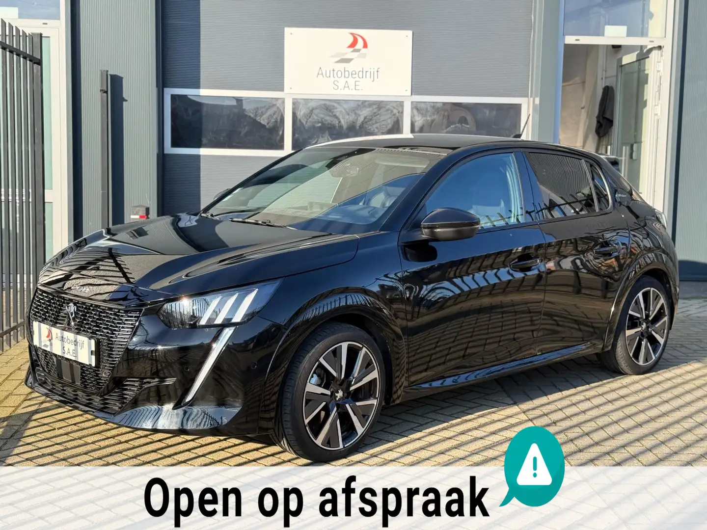 Peugeot 208 1.2 PureTech GT-Line CARPLAY PANO LEDER COCKPIT CA Noir - 1