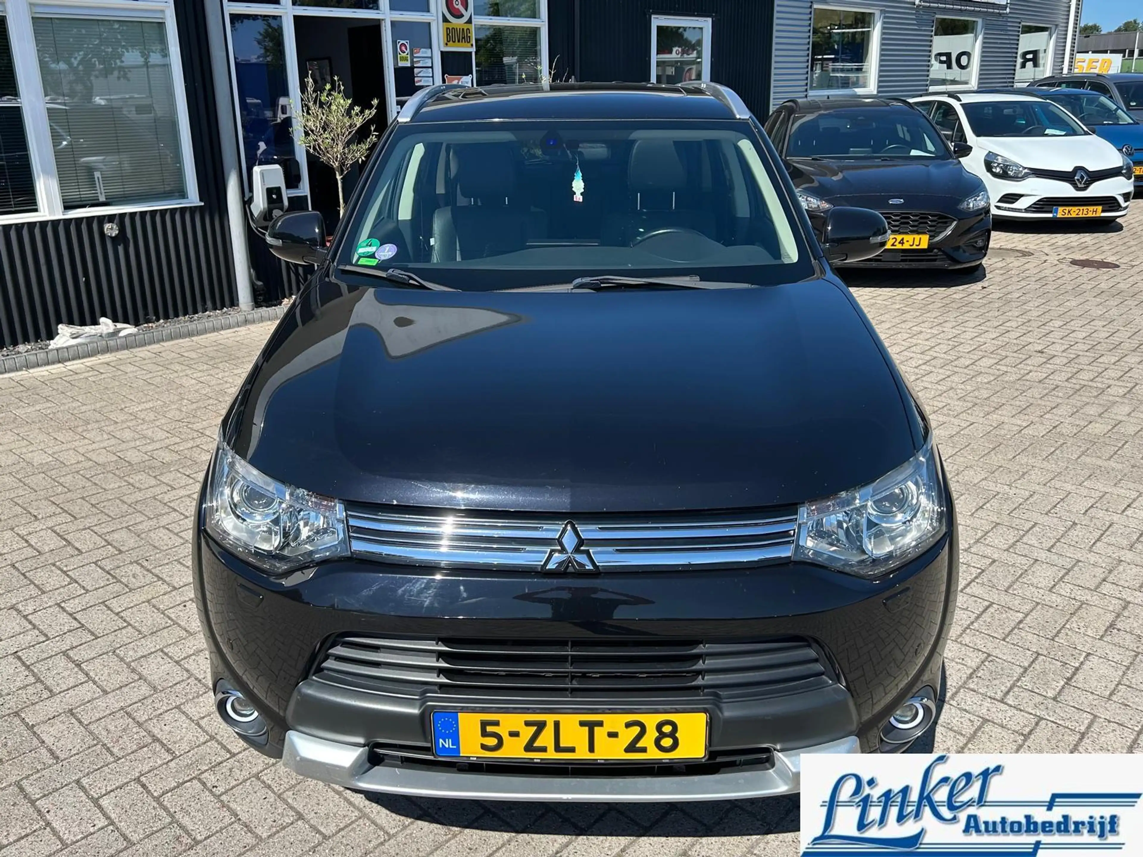 Mitsubishi Outlander 2.0 PHEV Instyle X-Line | Cruise | Pano| Trekhaak| — photo 4