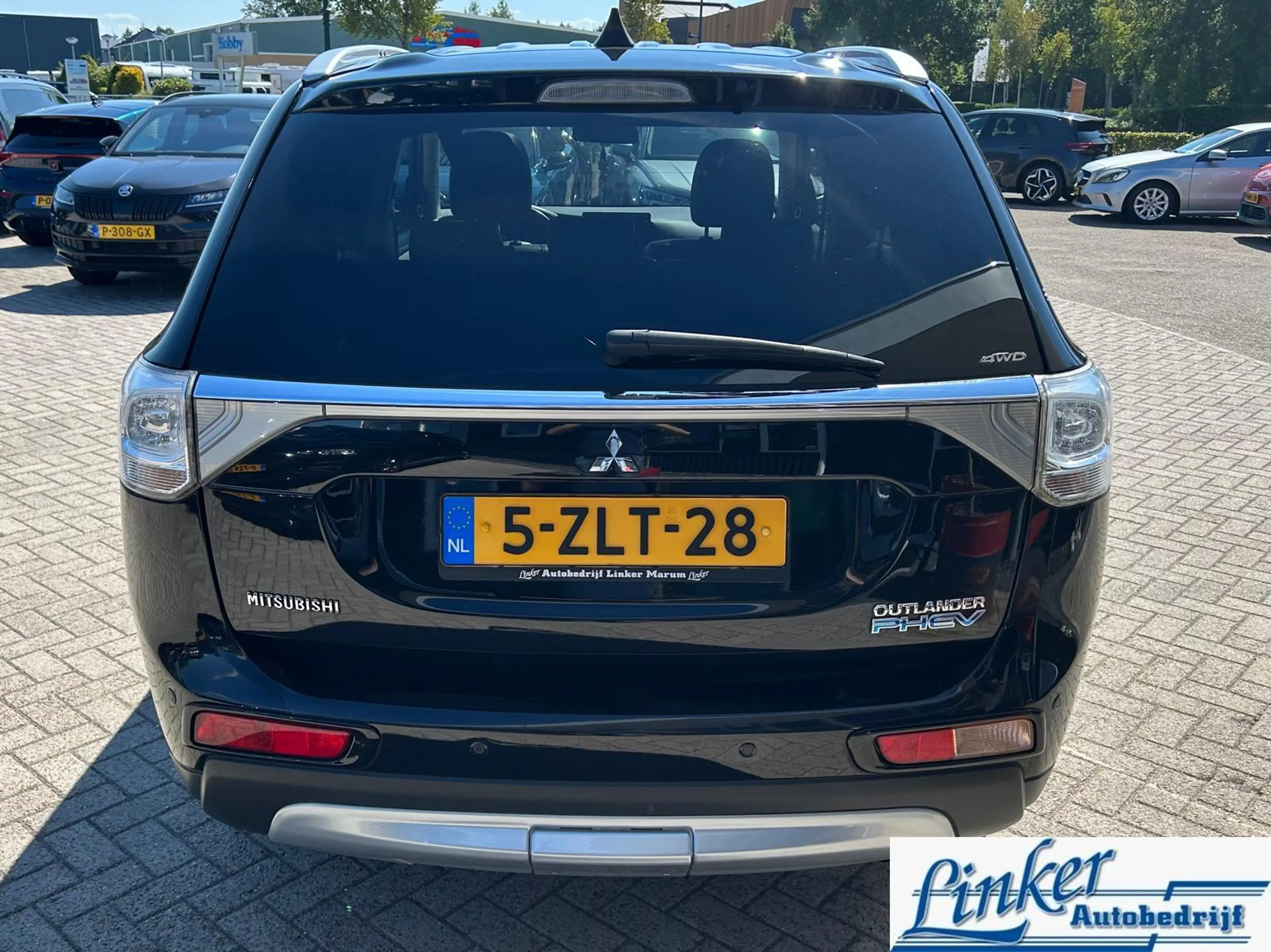Mitsubishi Outlander 2.0 PHEV Instyle X-Line | Cruise | Pano| Trekhaak| — photo 8
