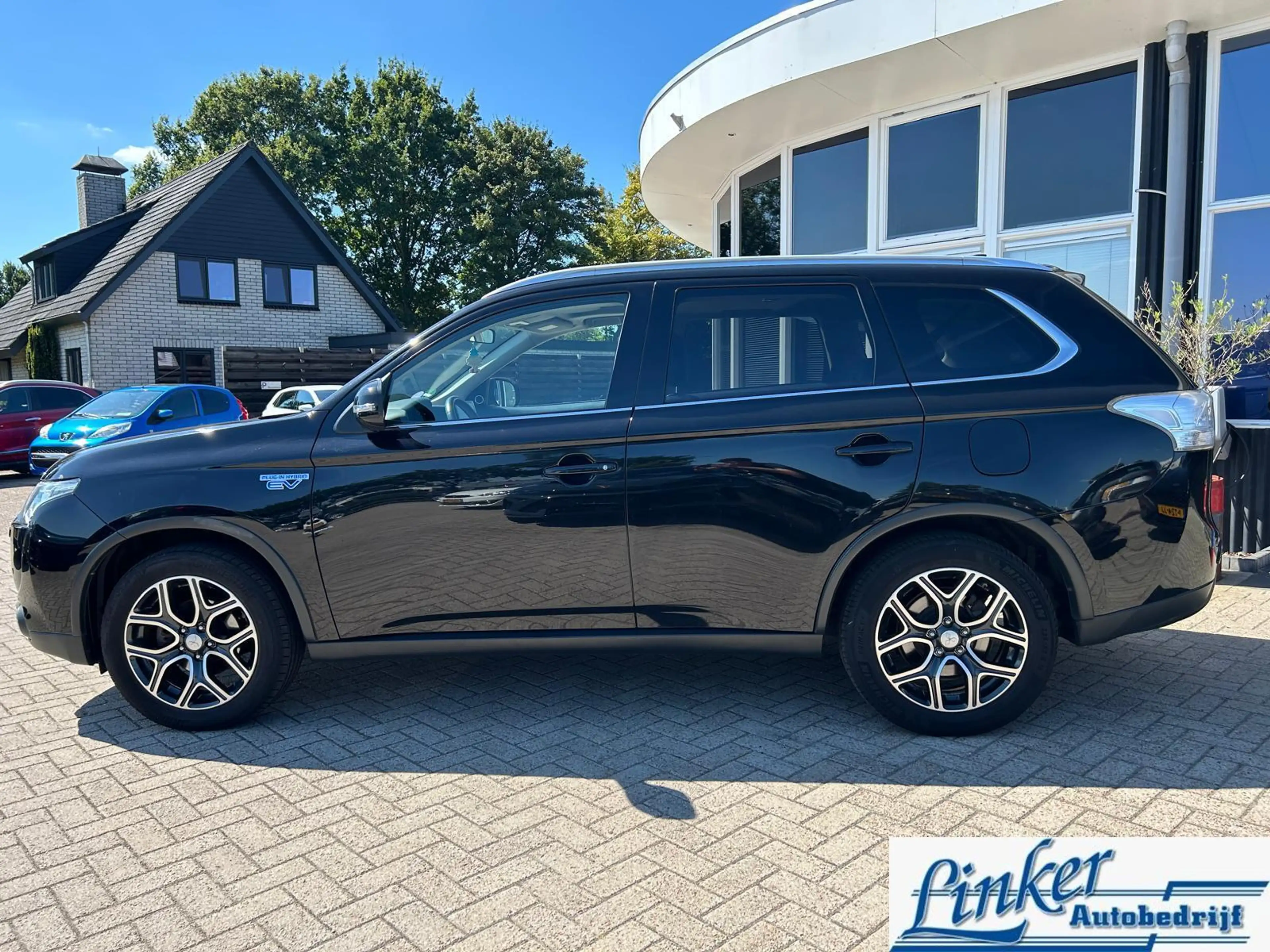 Mitsubishi Outlander 2.0 PHEV Instyle X-Line | Cruise | Pano| Trekhaak| — photo 10