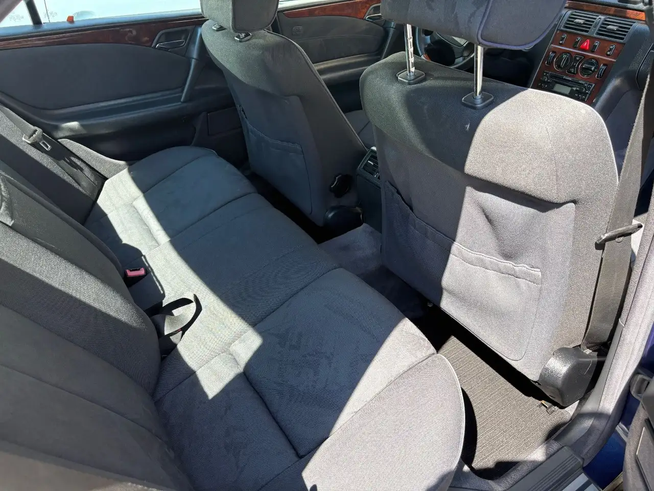 Mercedes-Benz E 300 TD 130 KW - OM 606.962 - Motor, foto 8
