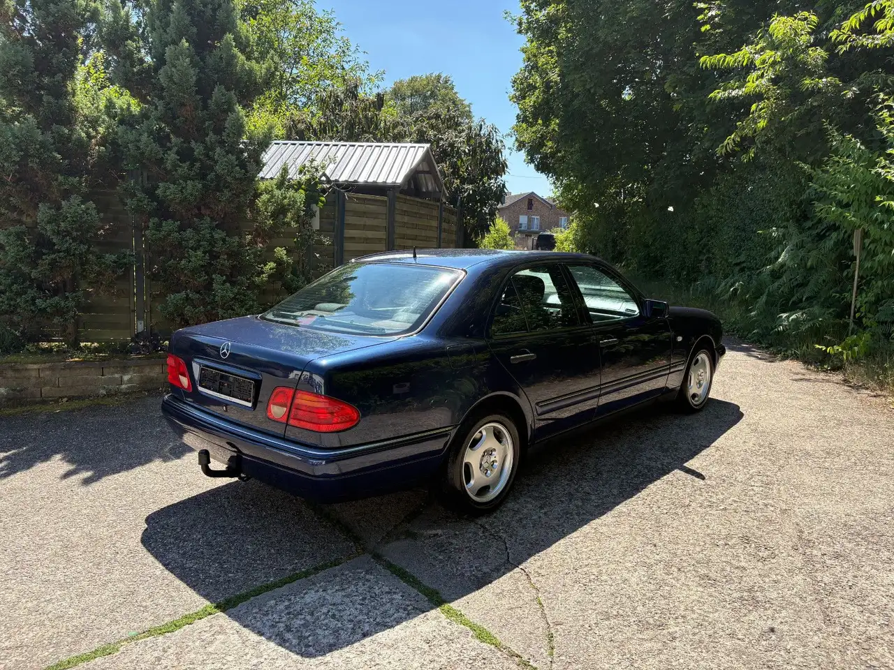 Mercedes-Benz E 300 TD 130 KW - OM 606.962 - Motor, foto 3