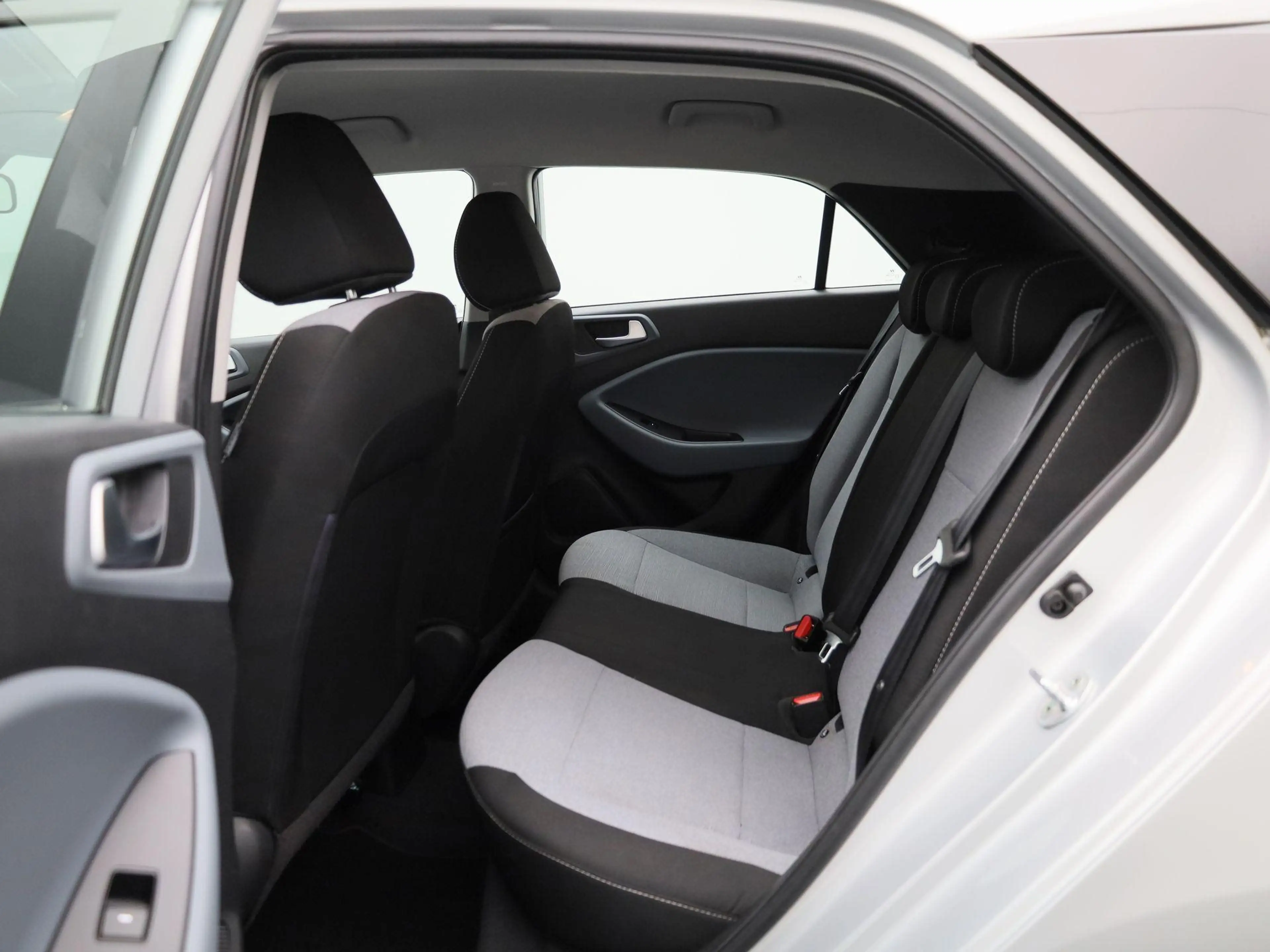 Hyundai i20 1.2 HP i-Motion — photo 10