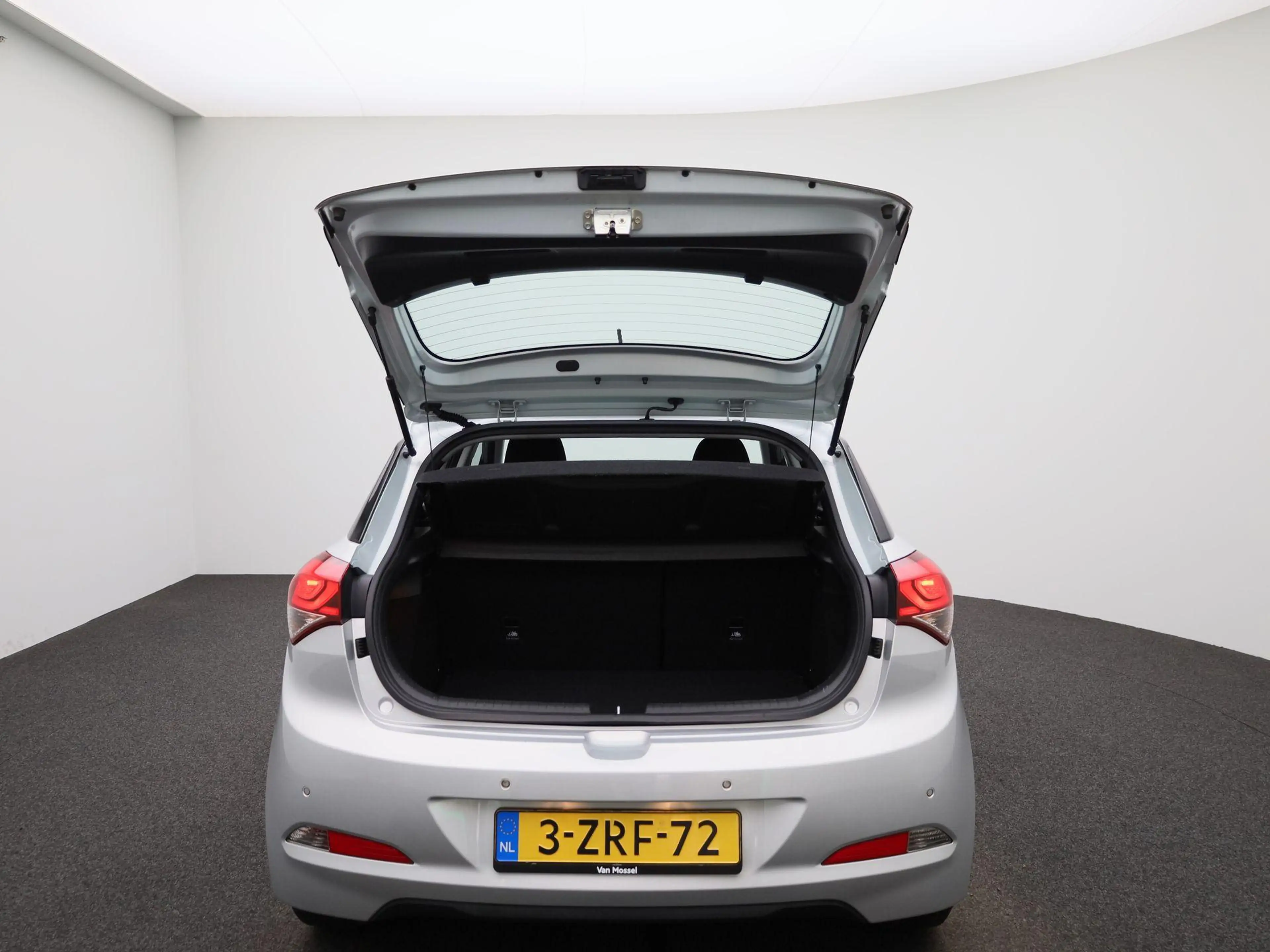 Hyundai i20 1.2 HP i-Motion — photo 11