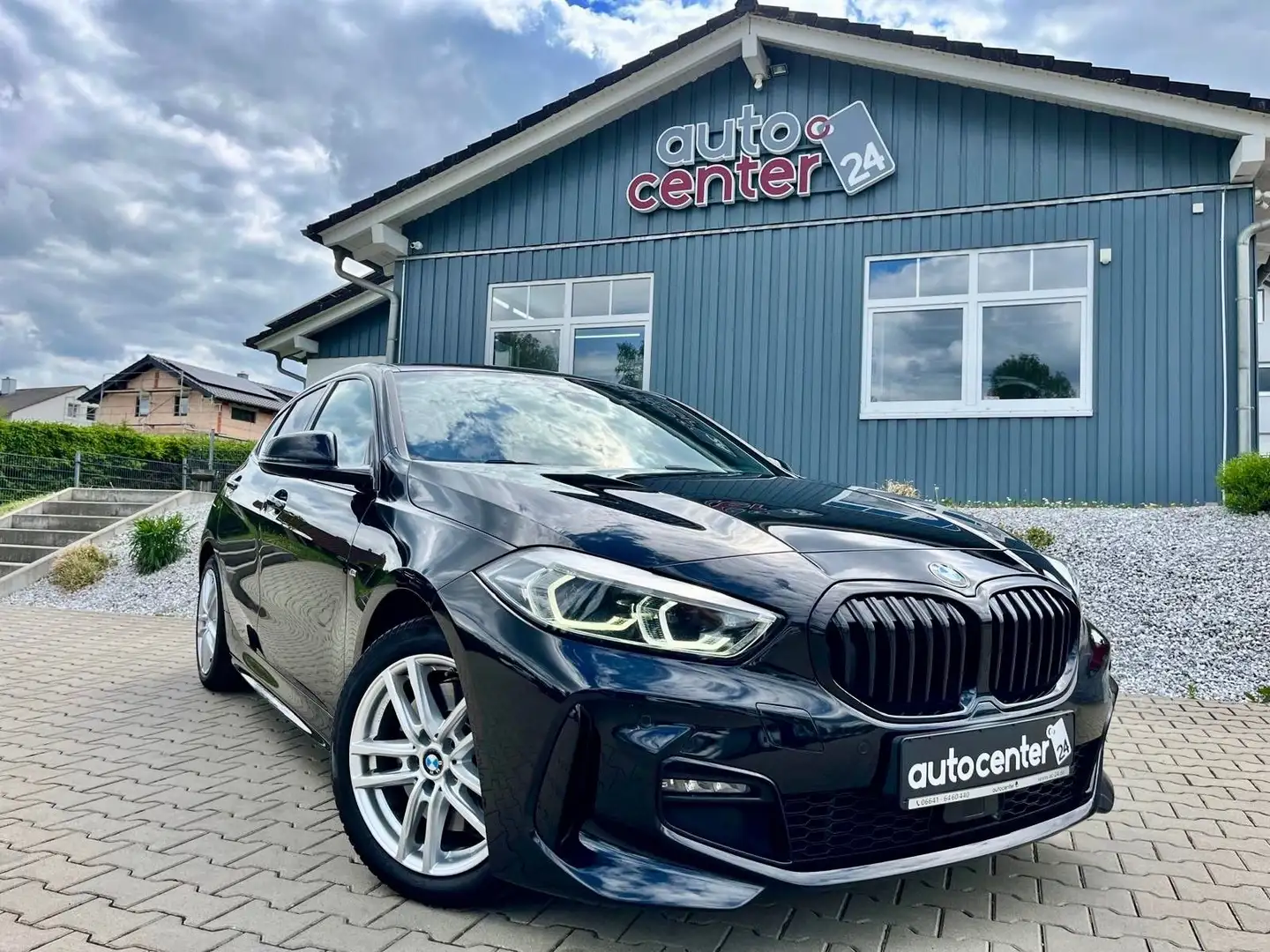 BMW 120 d M Sport°Automatik°Pano°LED°ACC° Černá - 1