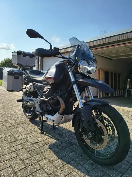 Moto Guzzi V 85 TT - foto 5