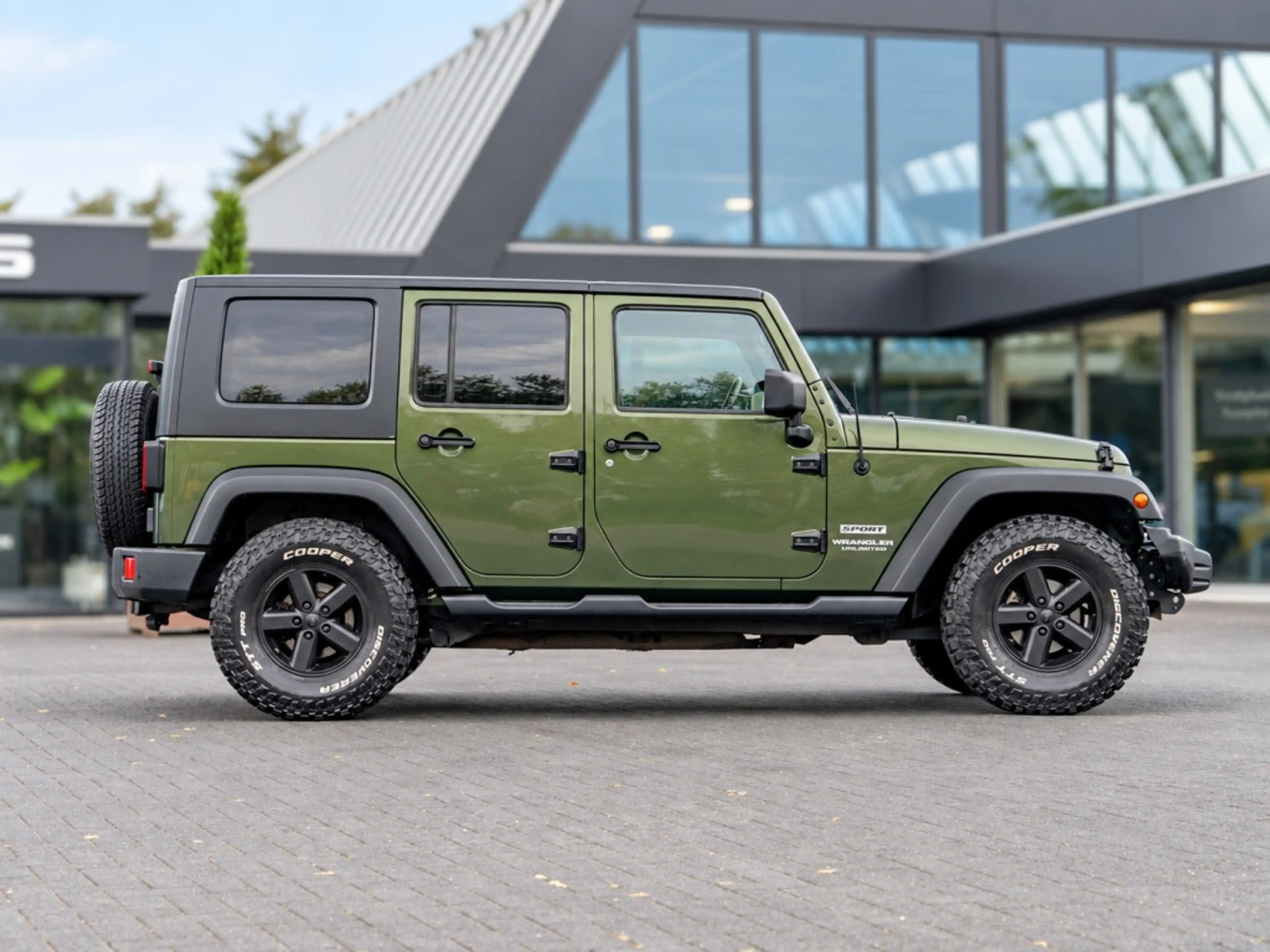 Jeep Wrangler JEEP 3.8 Unlimited | Hard top — photo 2