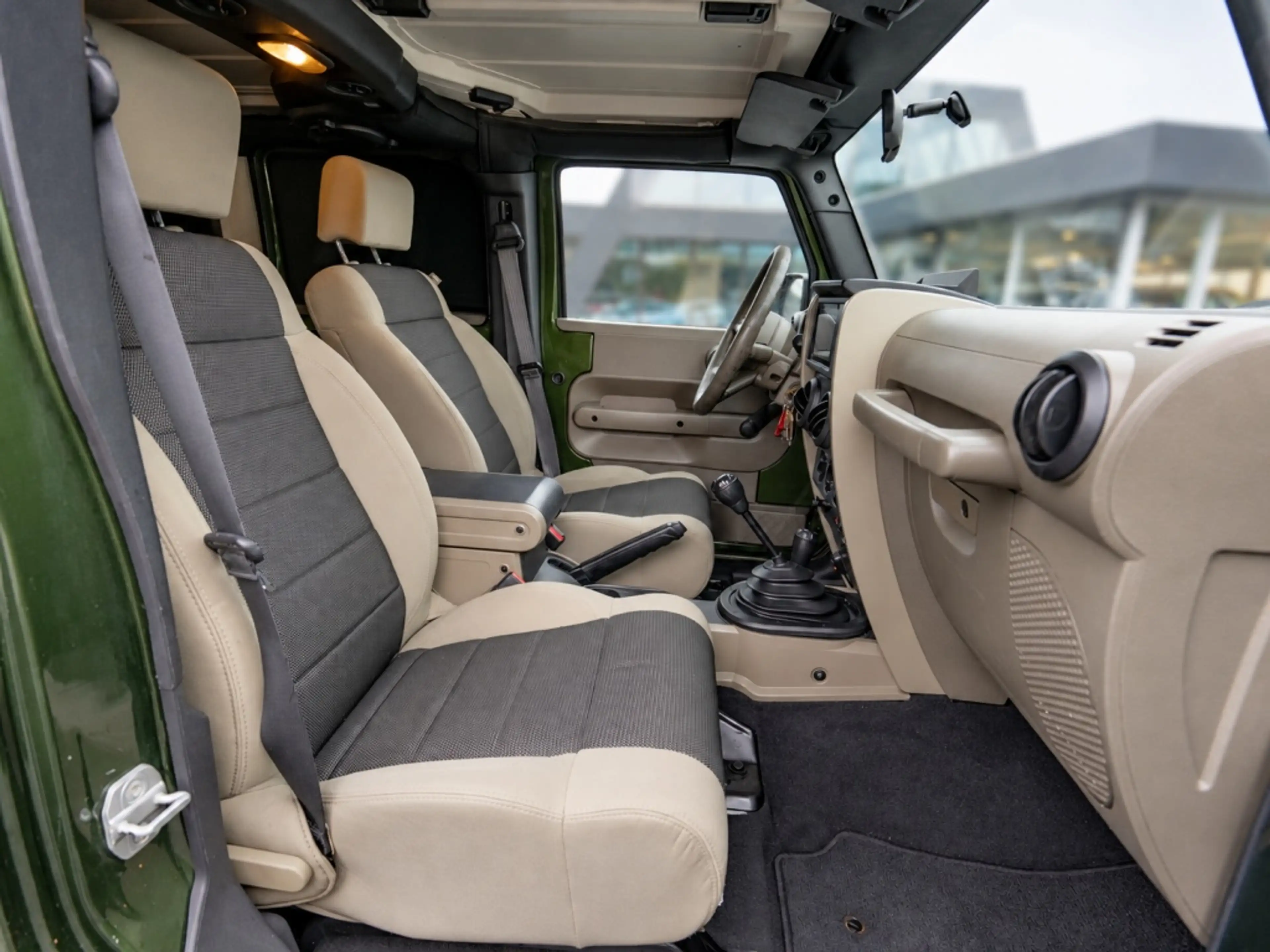 Jeep Wrangler JEEP 3.8 Unlimited | Hard top — photo 13