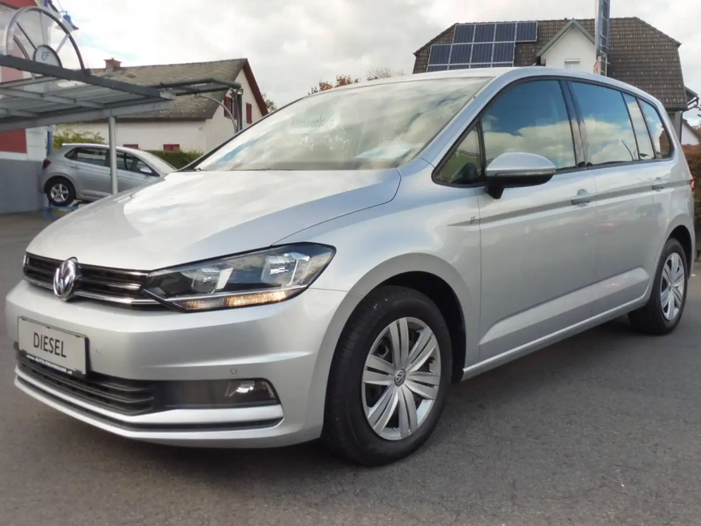Volkswagen Touran 1,6 SCR TDI Silber - 2