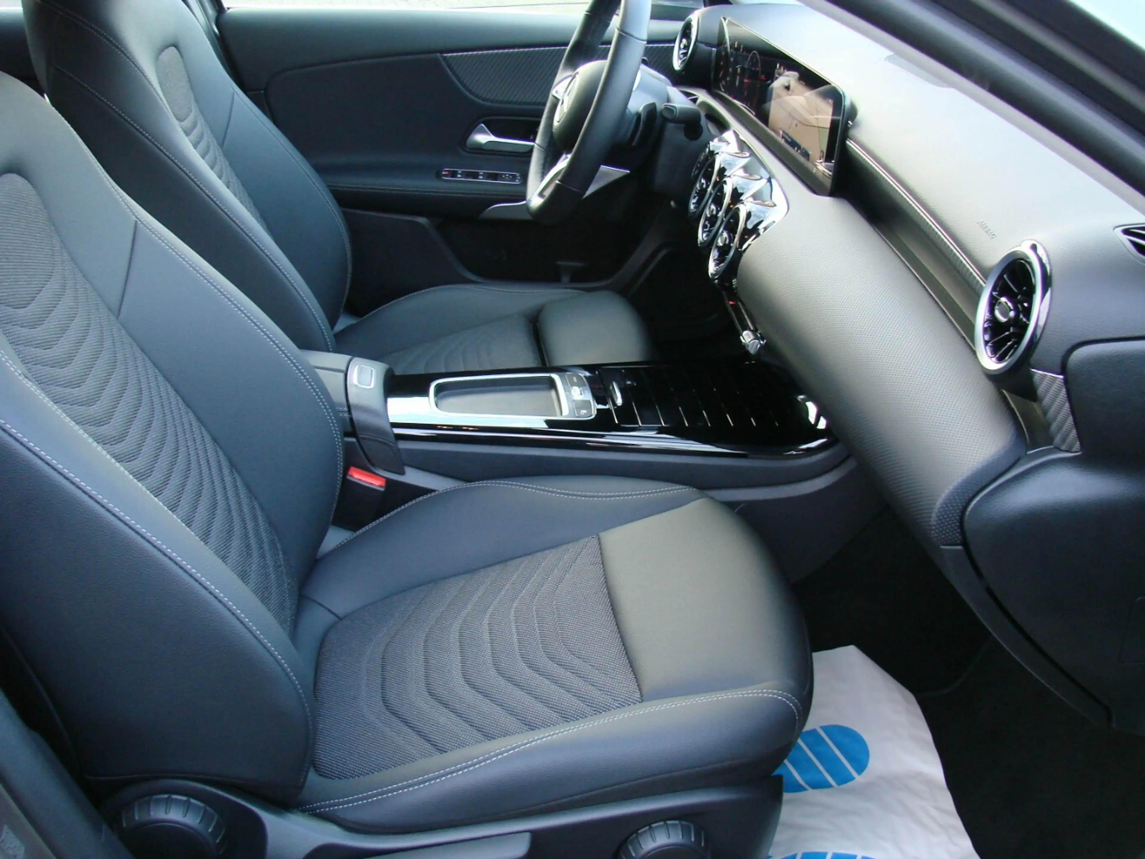 Mercedes-Benz A 200 d Urban Progressive DISTR Pro LED Kamera — photo 18