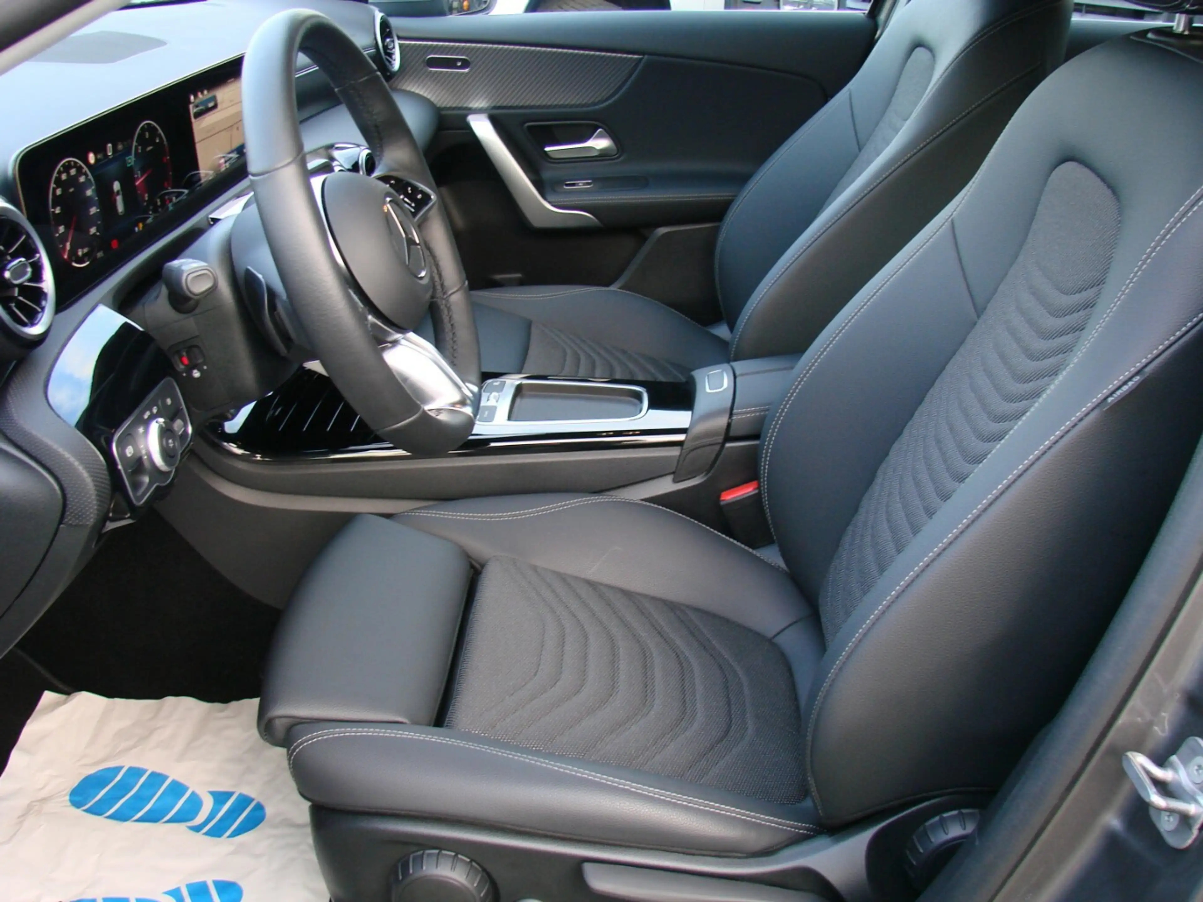 Mercedes-Benz A 200 d Urban Progressive DISTR Pro LED Kamera — photo 17