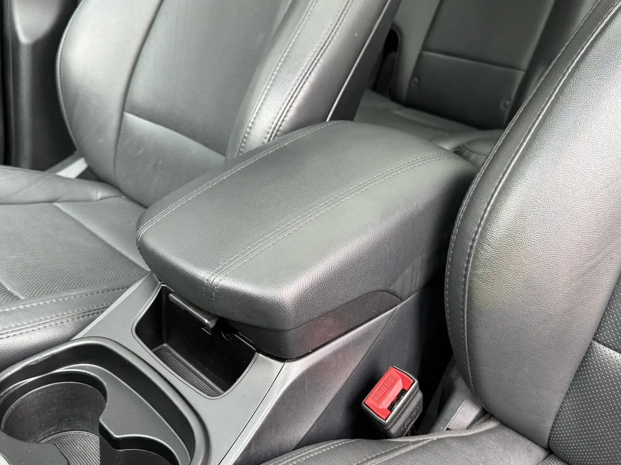 Hyundai SANTA FE снимка Hyundai SANTA FE