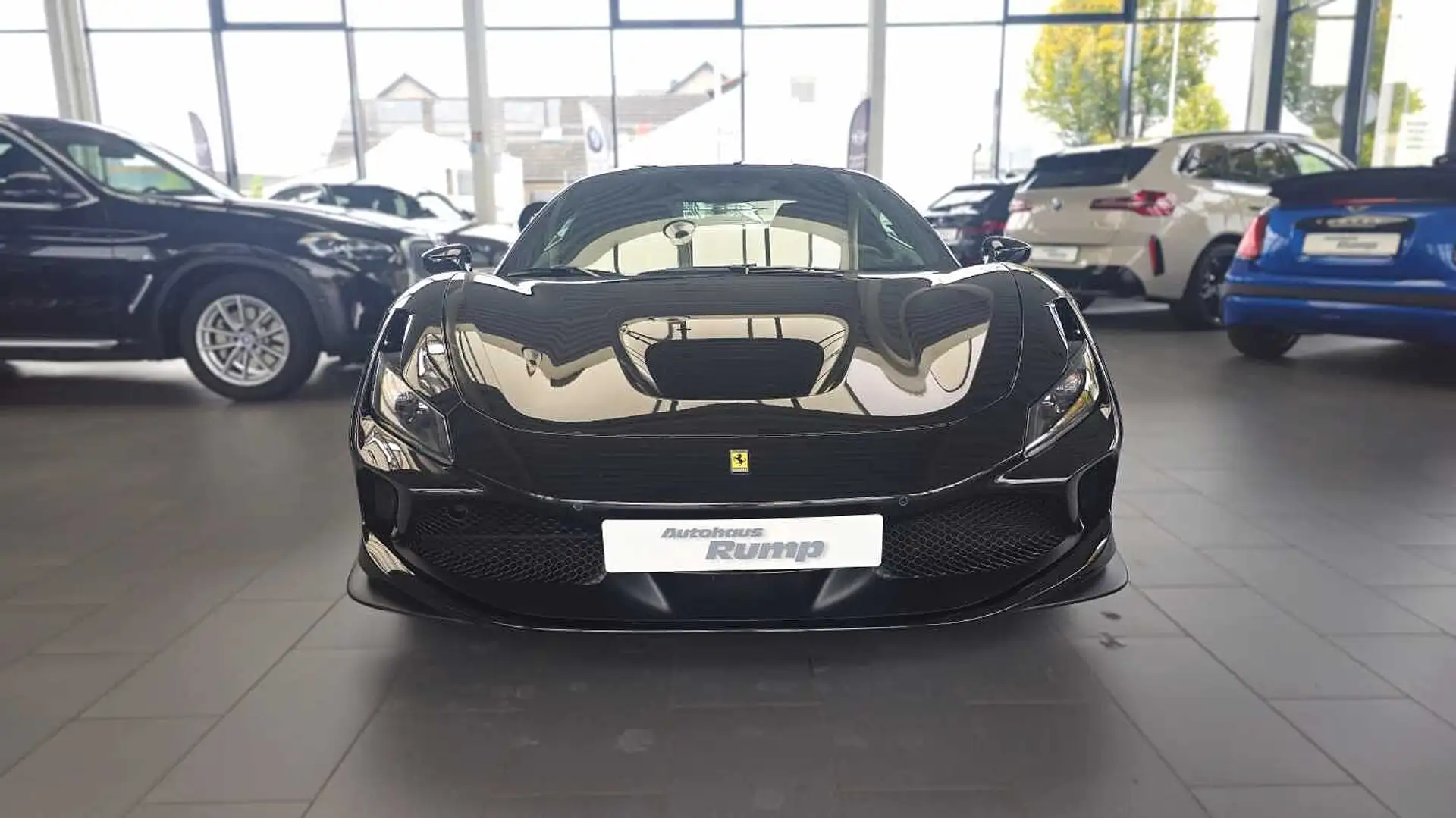 Ferrari F8 Tributo Noir - 2