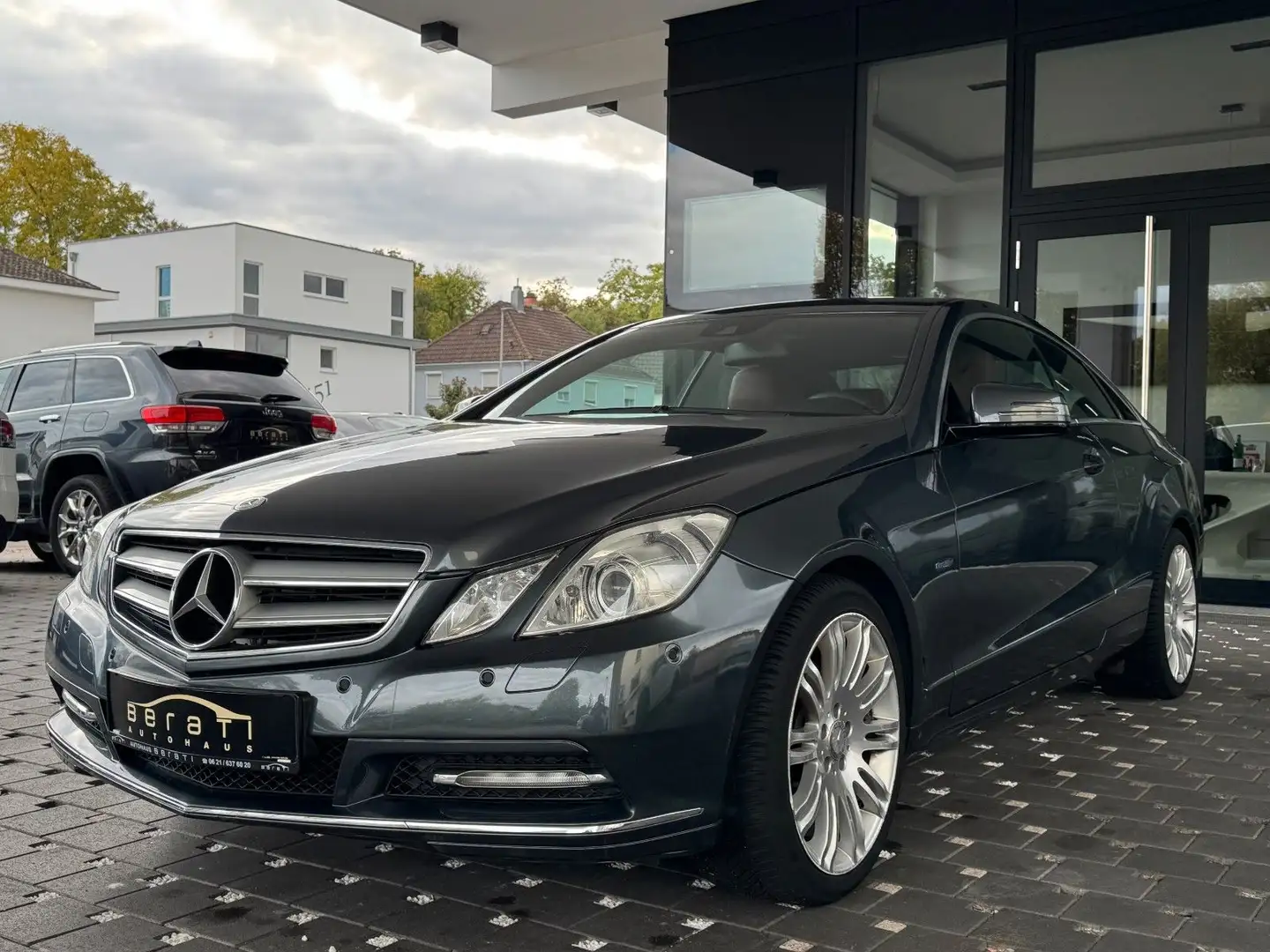 Mercedes-Benz E 350 Coupé CDI Leder|Memory|Kamera|Comand|St,H Grau - 2