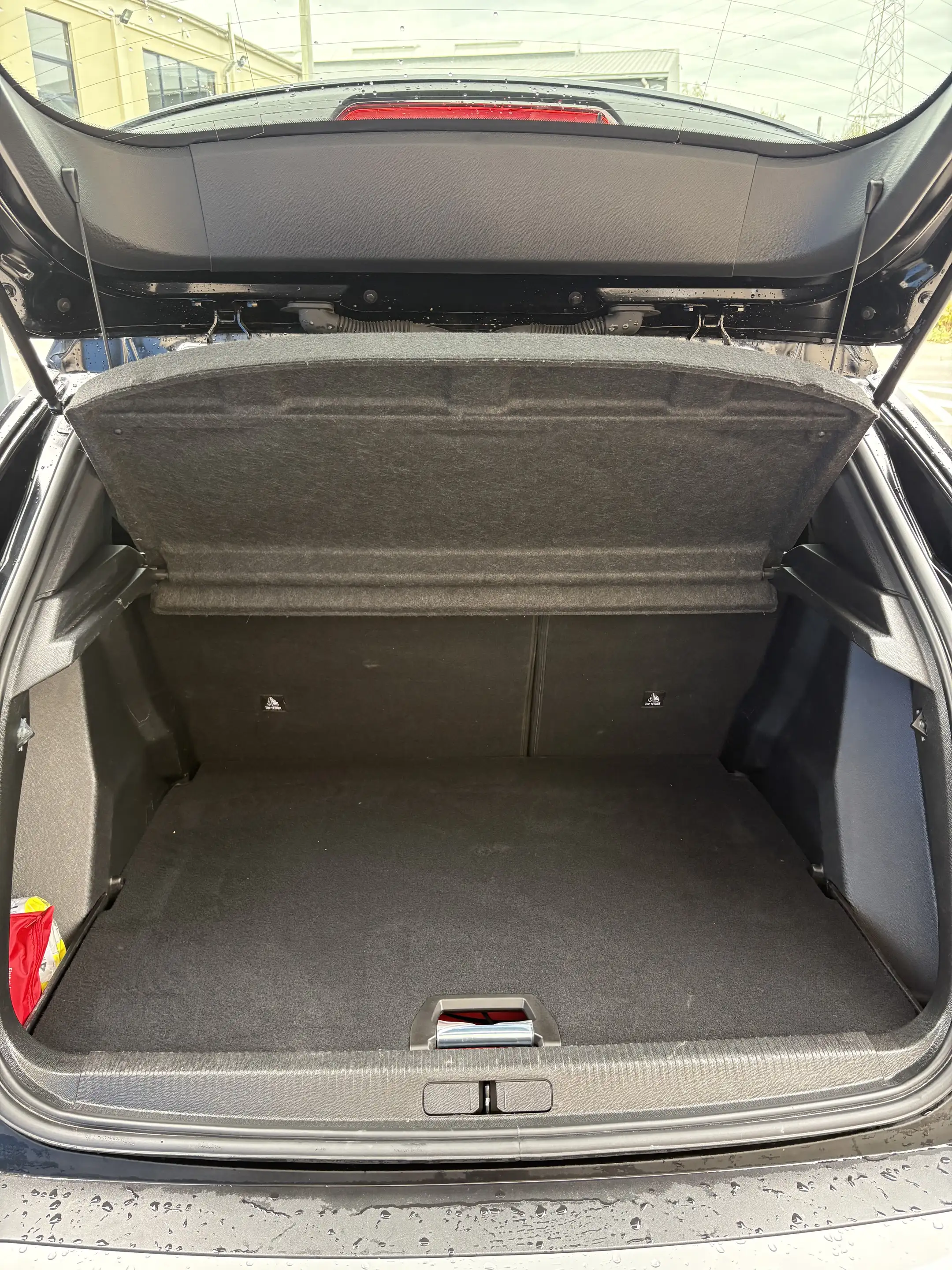 Peugeot e-2008 e-2008 54 kWh GT GT — photo 12