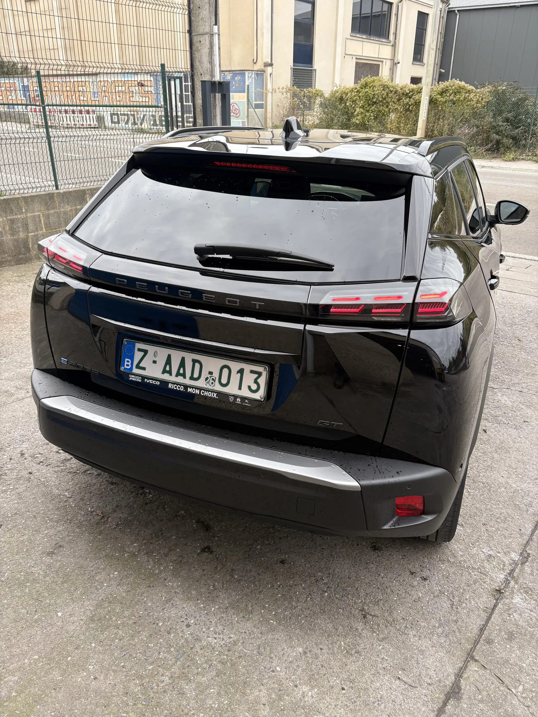 Peugeot e-2008 e-2008 54 kWh GT GT — photo 4
