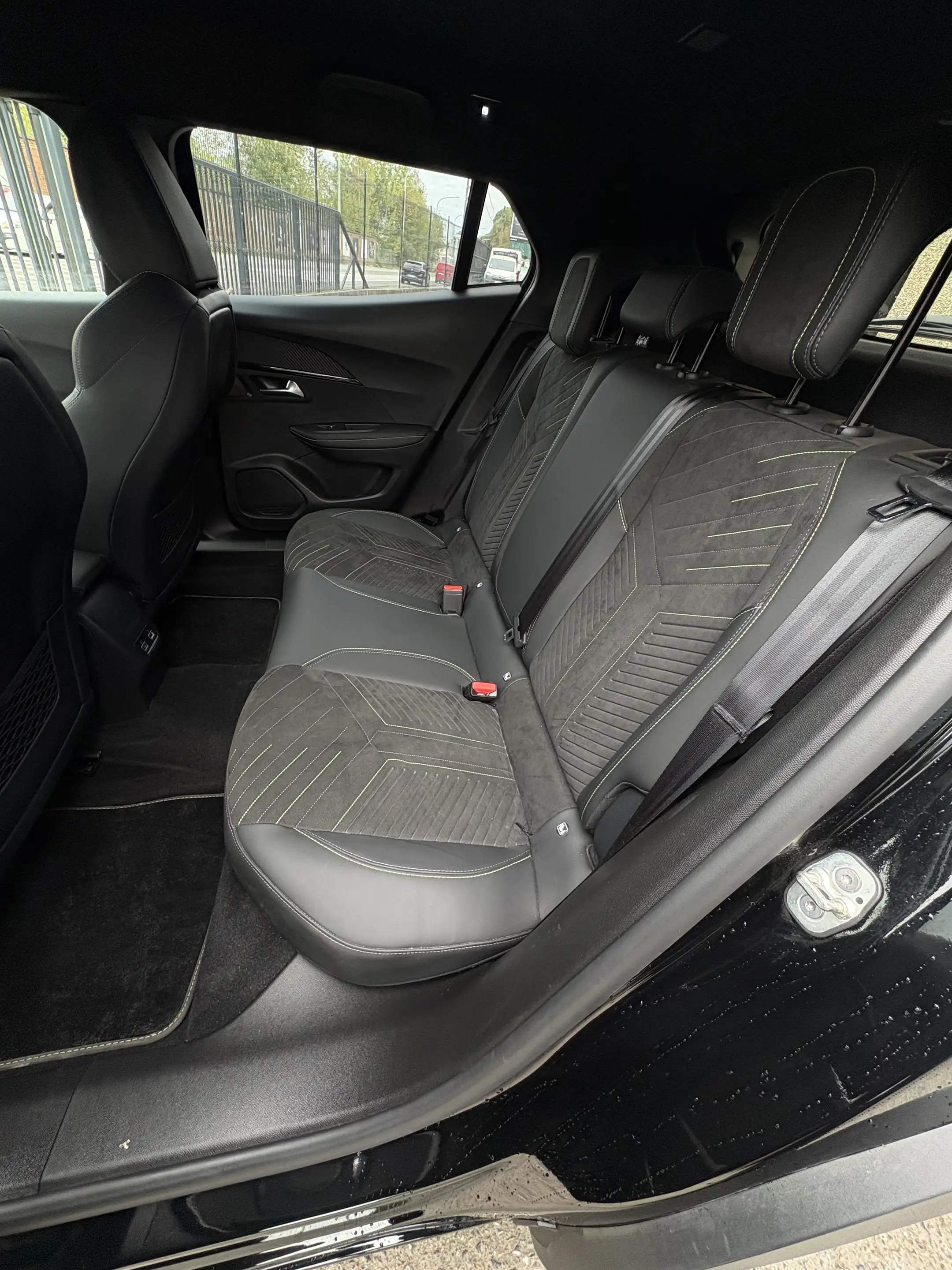 Peugeot e-2008 e-2008 54 kWh GT GT — photo 7