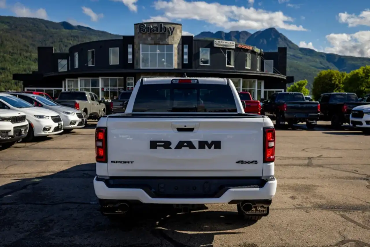 RAM 1500 снимка RAM 1500