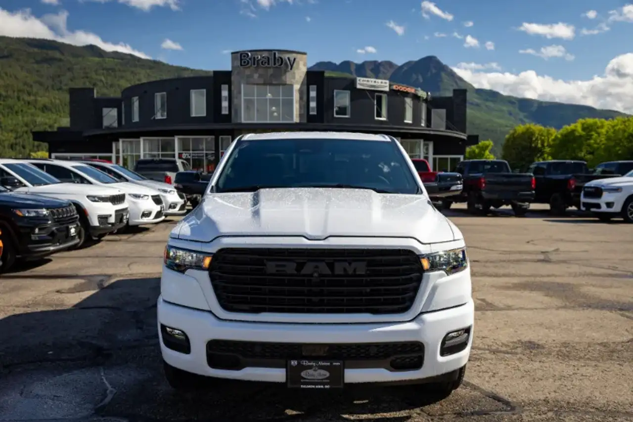 RAM 1500 снимка RAM 1500