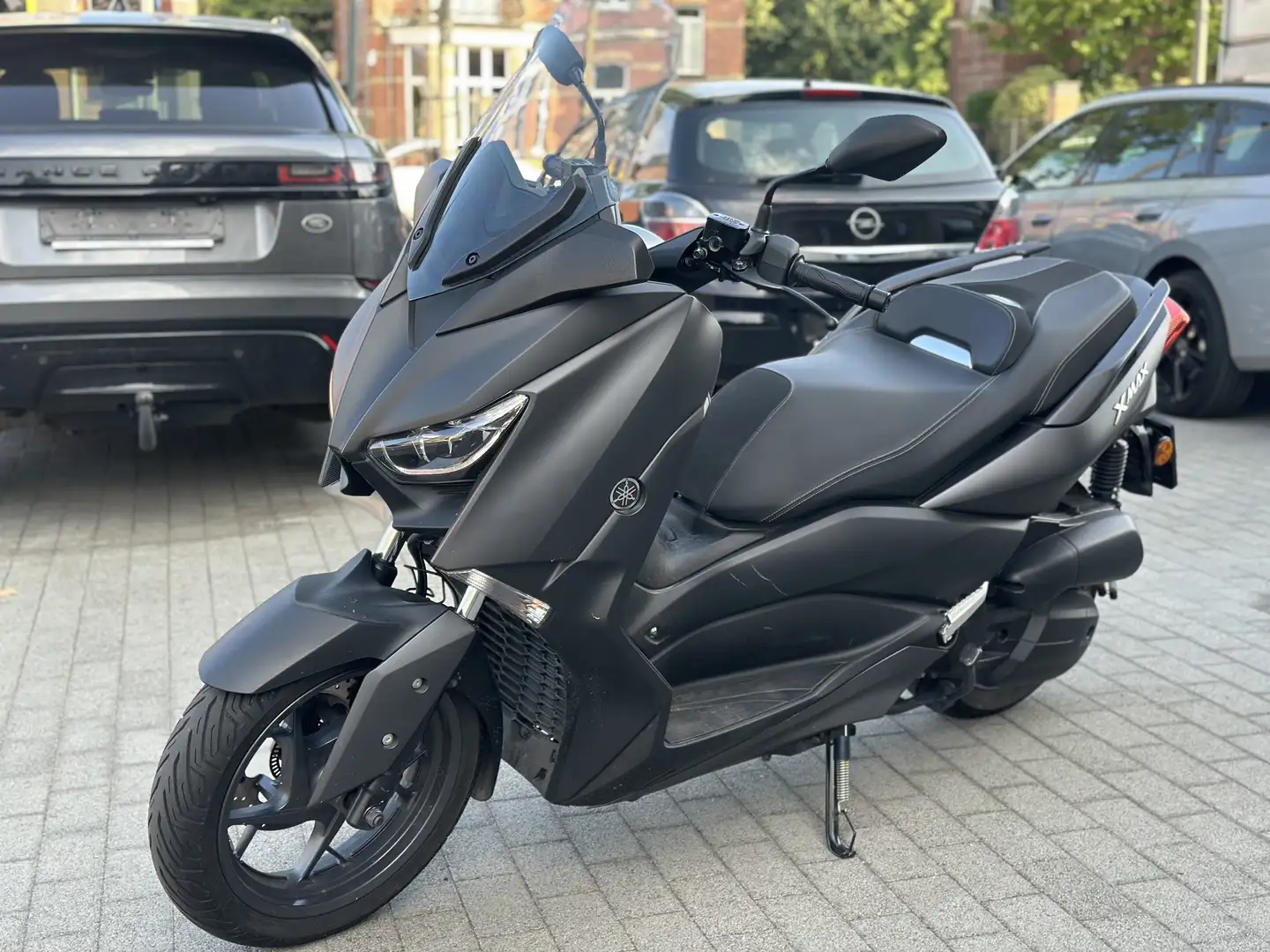 Yamaha X-Max 125 Zwart - 1