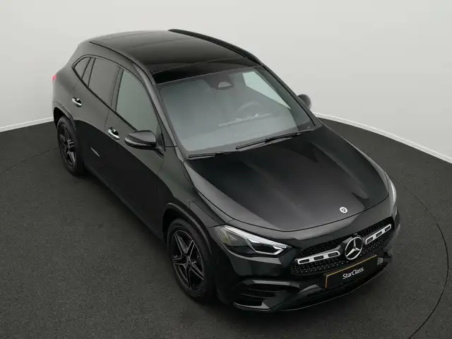 Mercedes-Benz GLA view 12