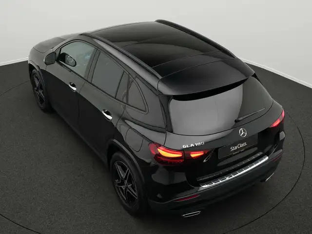 Mercedes-Benz GLA view 13