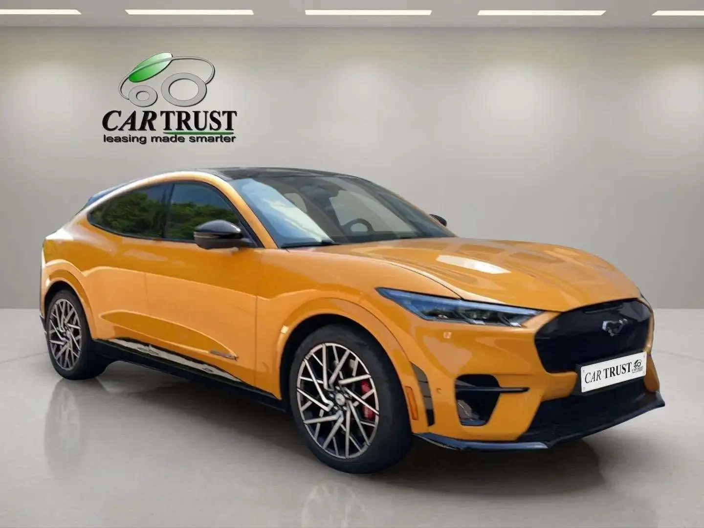Ford Mustang Mach-E Mustang Mach-E AWD GT Oranje - 1