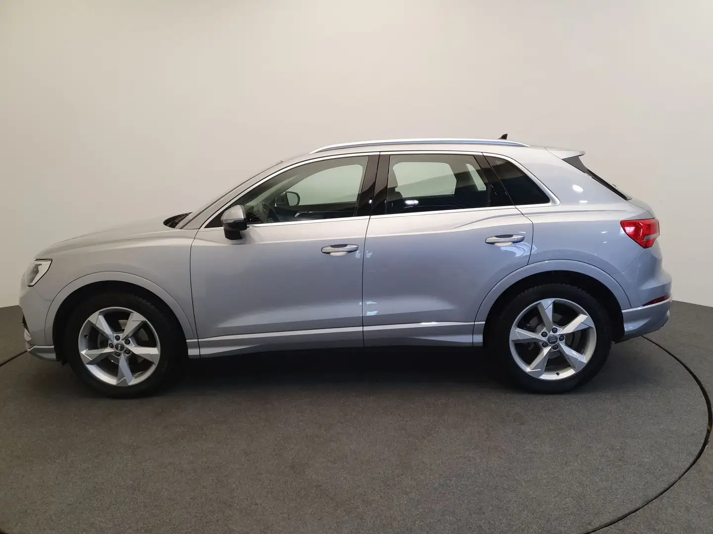 Audi Q3 35 TFSI 150pk Advanced S-Tronic Wegklapbare trekha Grijs - 2