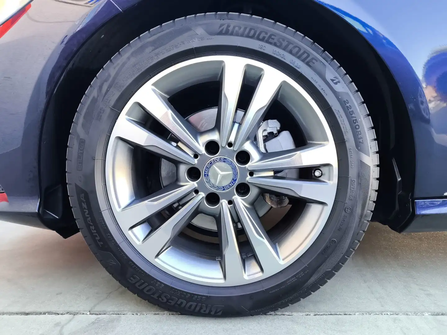 Mercedes-Benz E 220 BT 9G-Tronic Bleu - 2