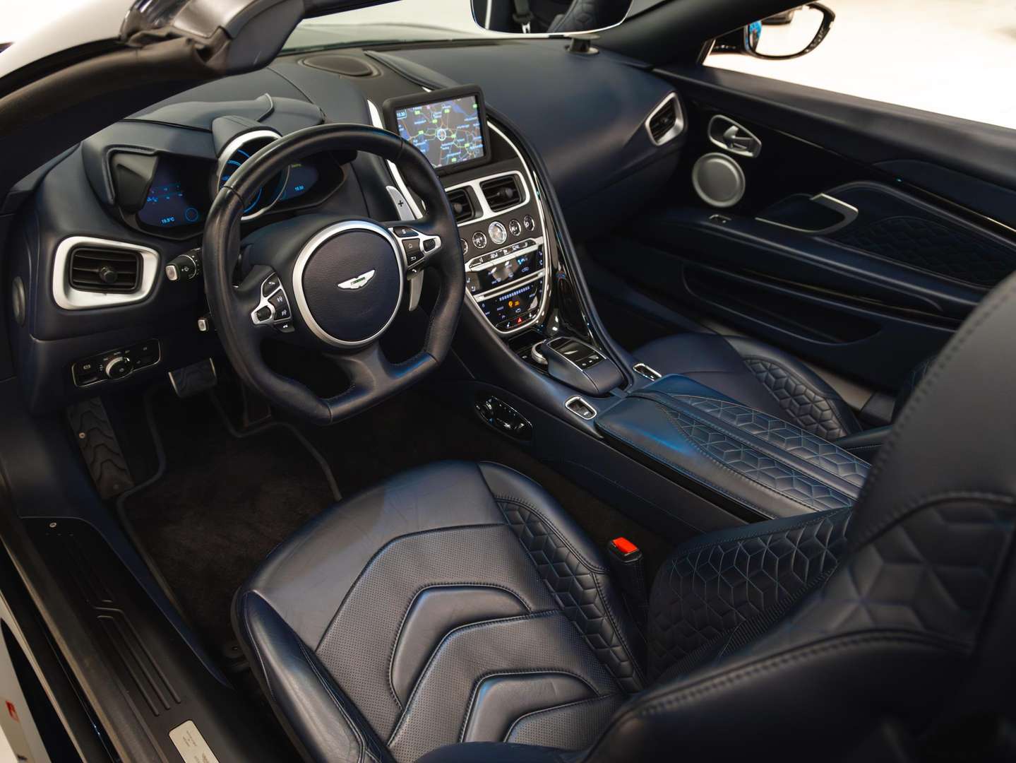 Aston Martin DBS Volante Superleggera -  - Joinsteer - #4