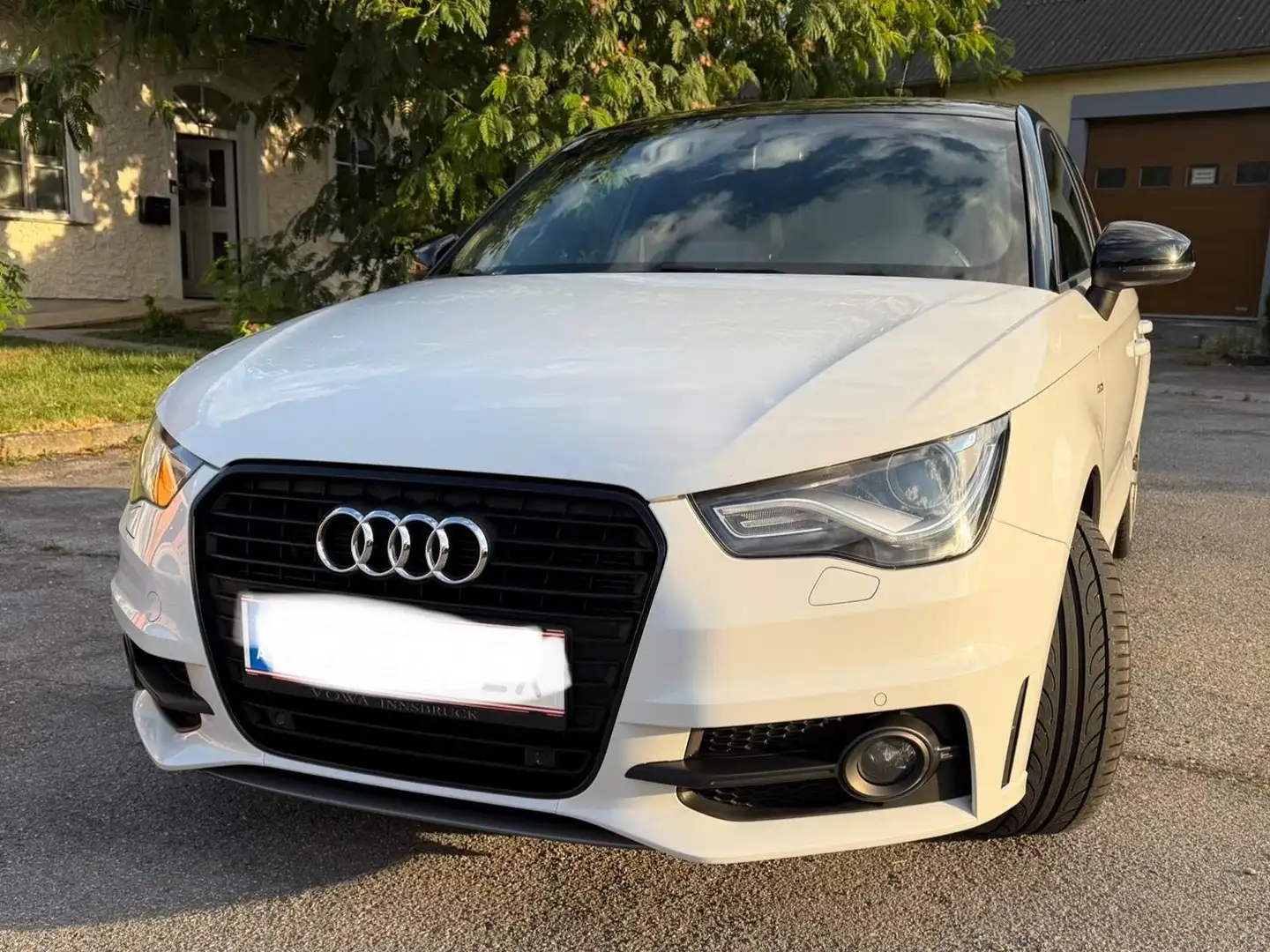 Audi A1 A1 SB 1,2 TFSI Admired 2014 Admired 2014 Weiß - 2