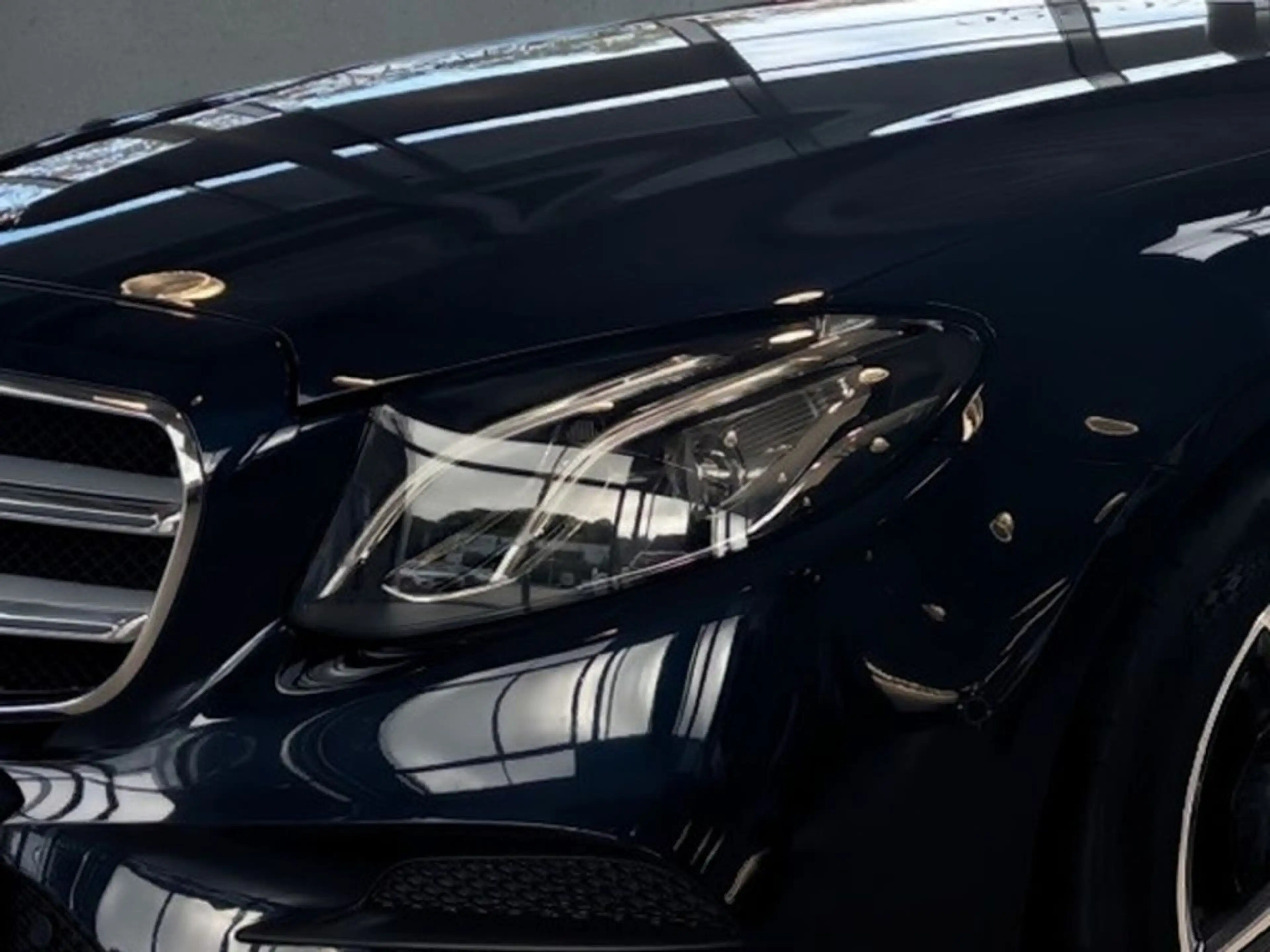 Mercedes-Benz E 220 d AMG+TOTWINKEL+WIDE+KAMERA+NAVI+AMBIENTE — photo 2