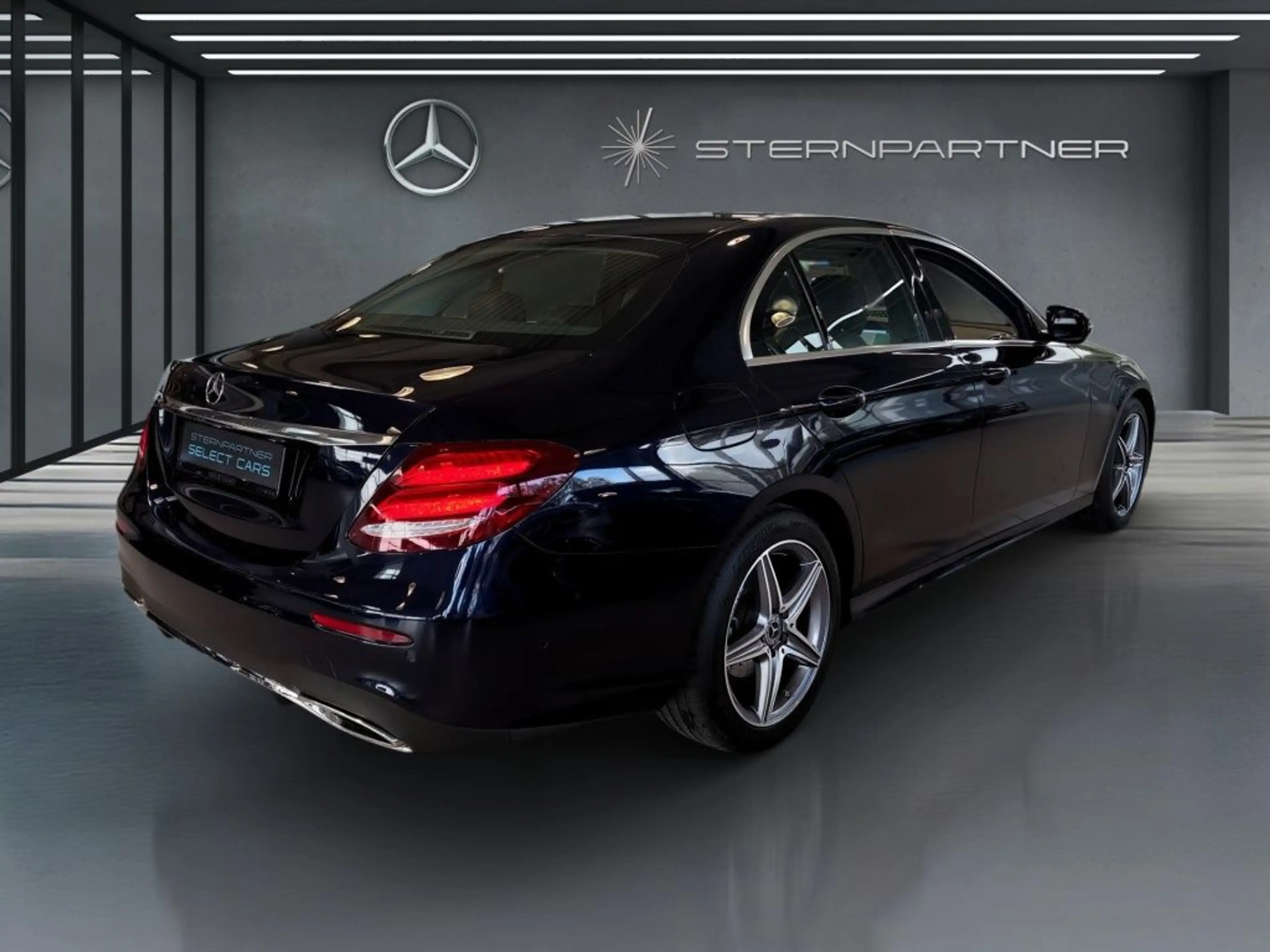Mercedes-Benz E 220 d AMG+TOTWINKEL+WIDE+KAMERA+NAVI+AMBIENTE — photo 12