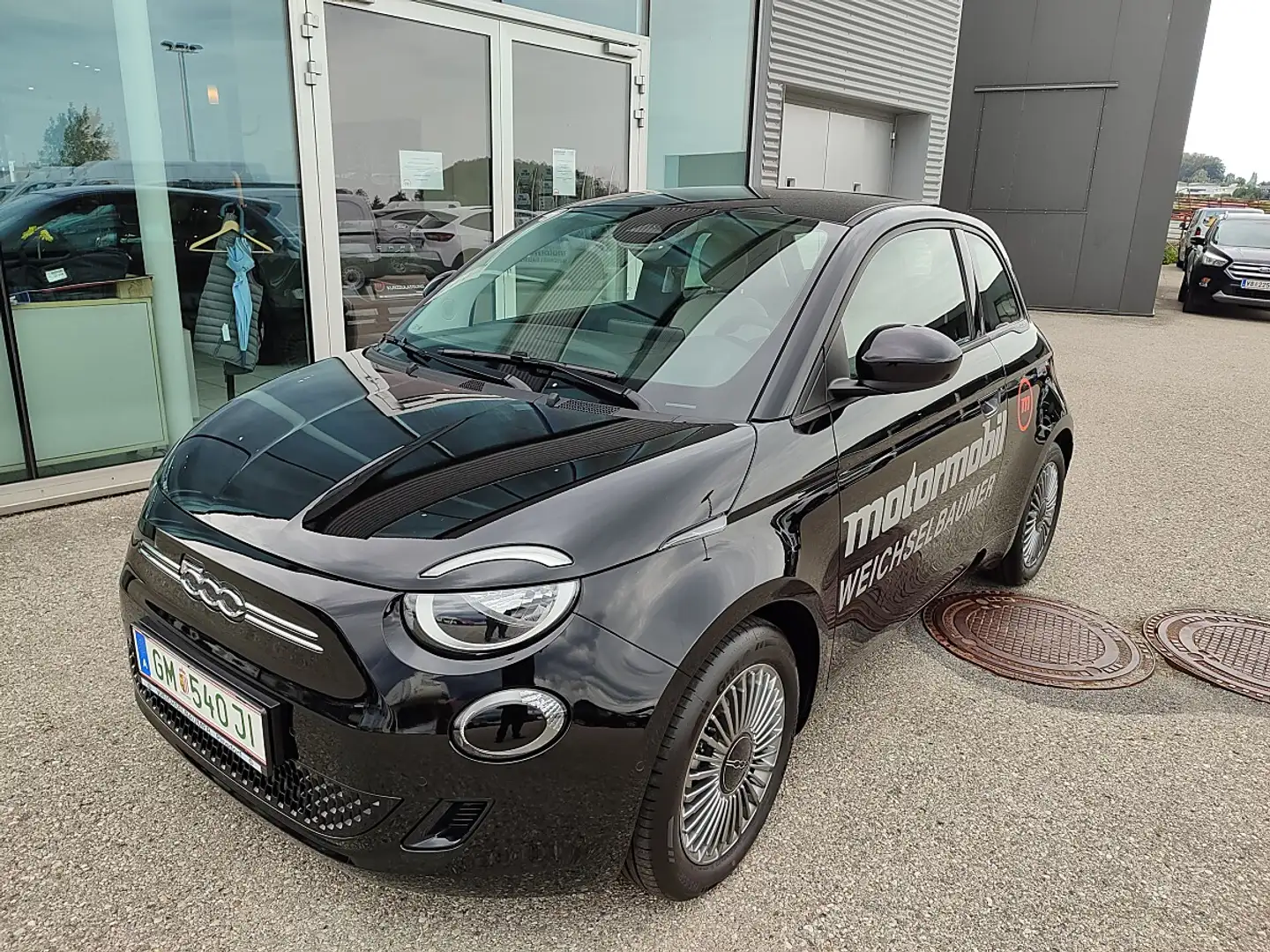 Fiat 500e 500 Elektro Hatchback 42 kWh Icon Schwarz - 1